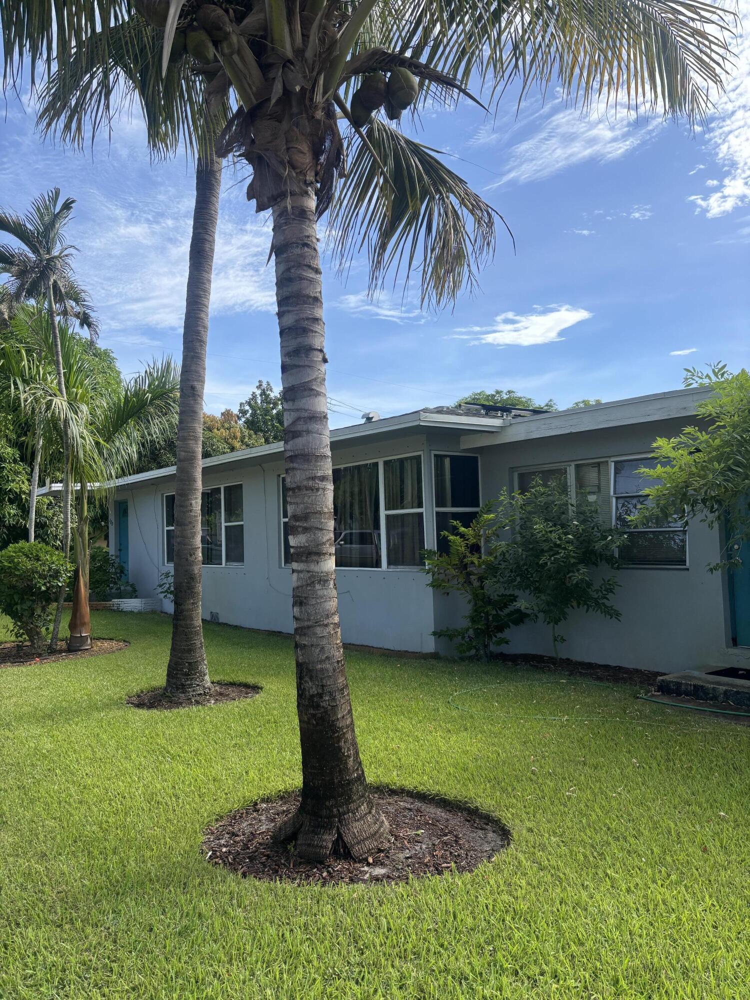 105 4TH #105, Lake Park FL 33403