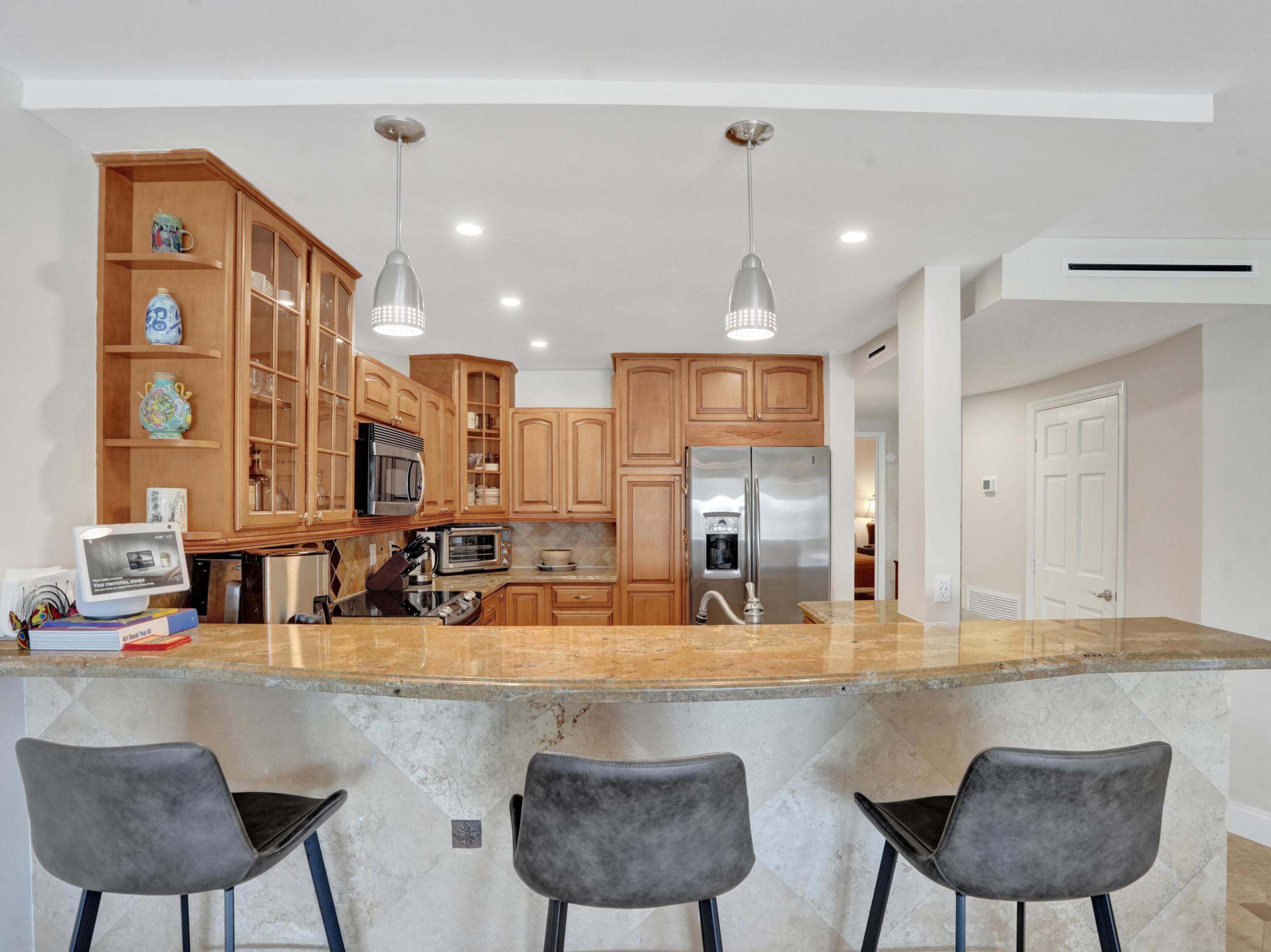 3050 NE 47th #305, Fort Lauderdale FL 33308