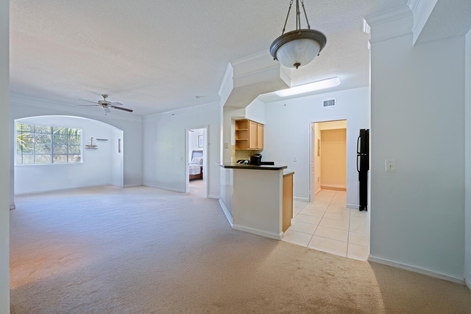 5205 Myrtlewood #201, Palm Beach Gardens FL 33418