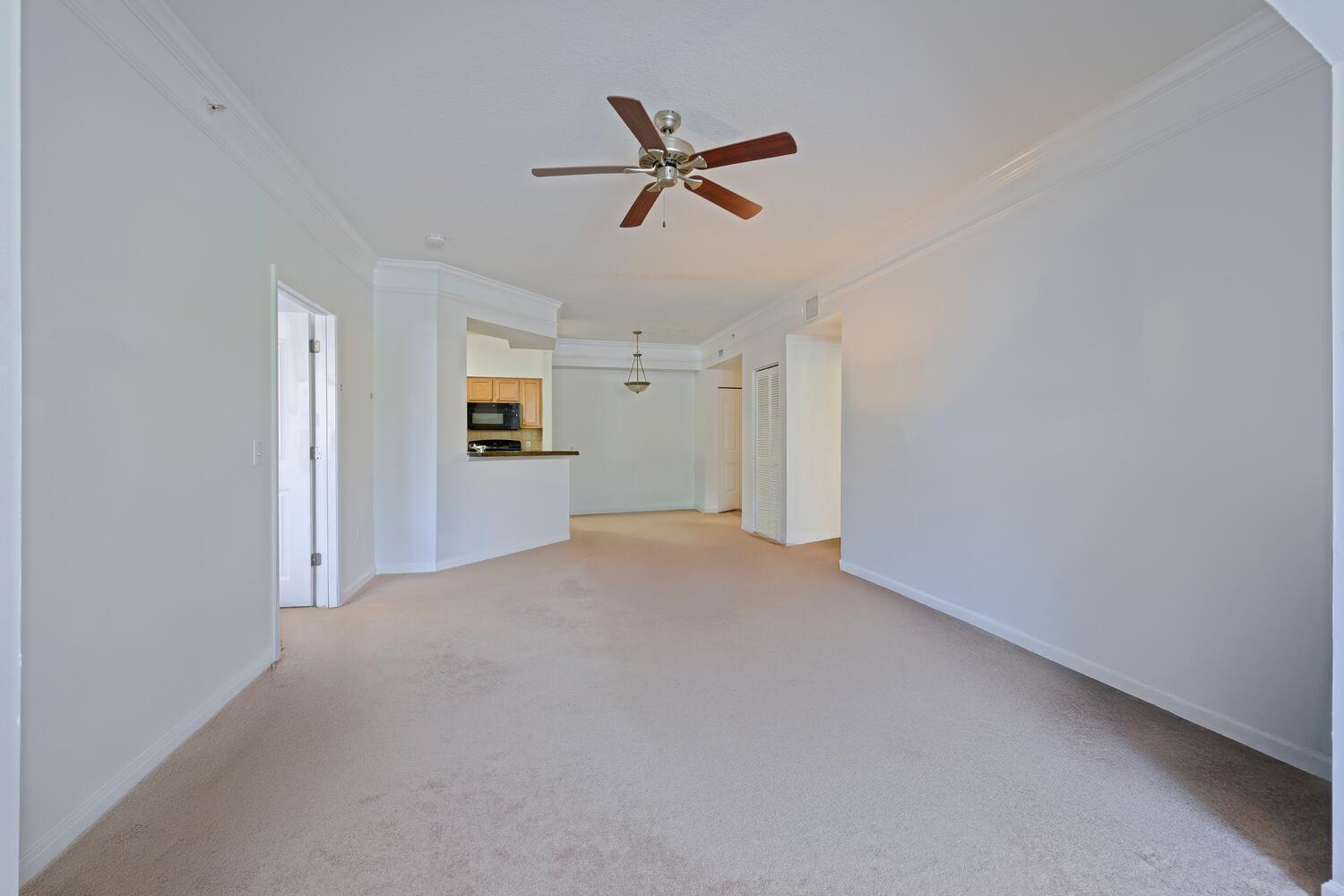 5205 Myrtlewood #201, Palm Beach Gardens FL 33418