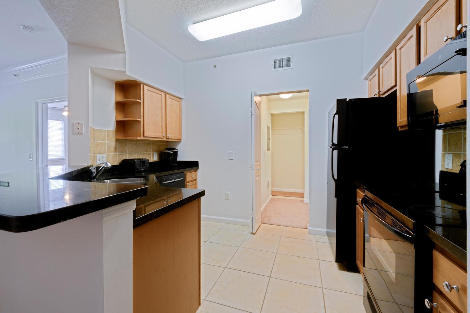 5205 Myrtlewood #201, Palm Beach Gardens FL 33418