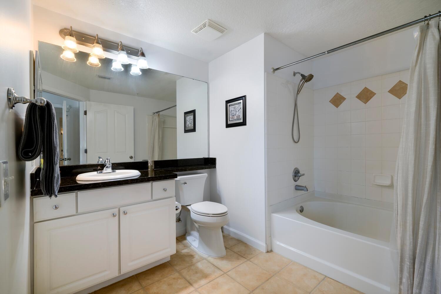 5205 Myrtlewood #201, Palm Beach Gardens FL 33418