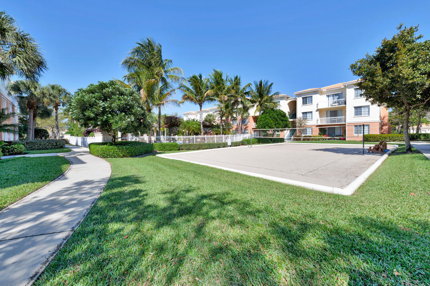 5205 Myrtlewood #201, Palm Beach Gardens FL 33418