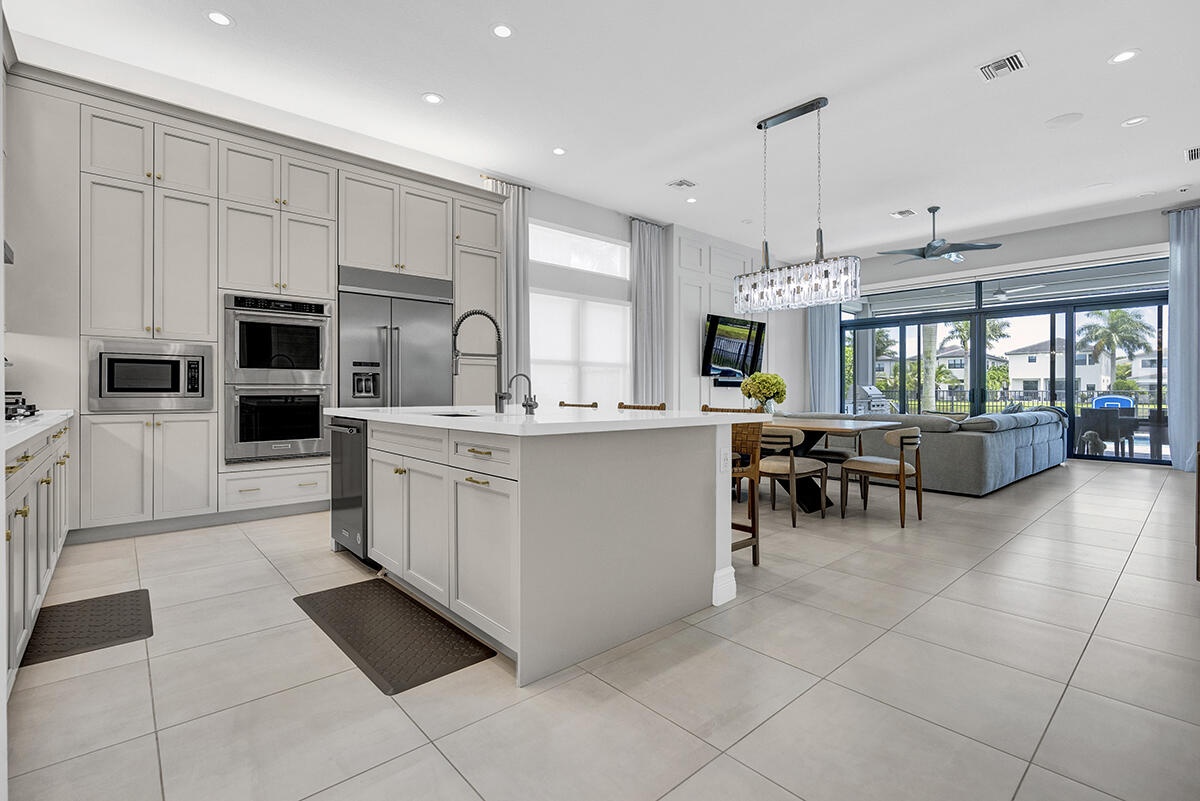 9046 CHAUVET, Boca Raton FL 33496