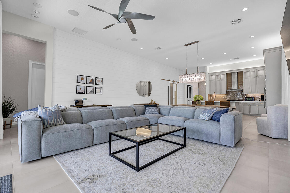 9046 CHAUVET, Boca Raton FL 33496