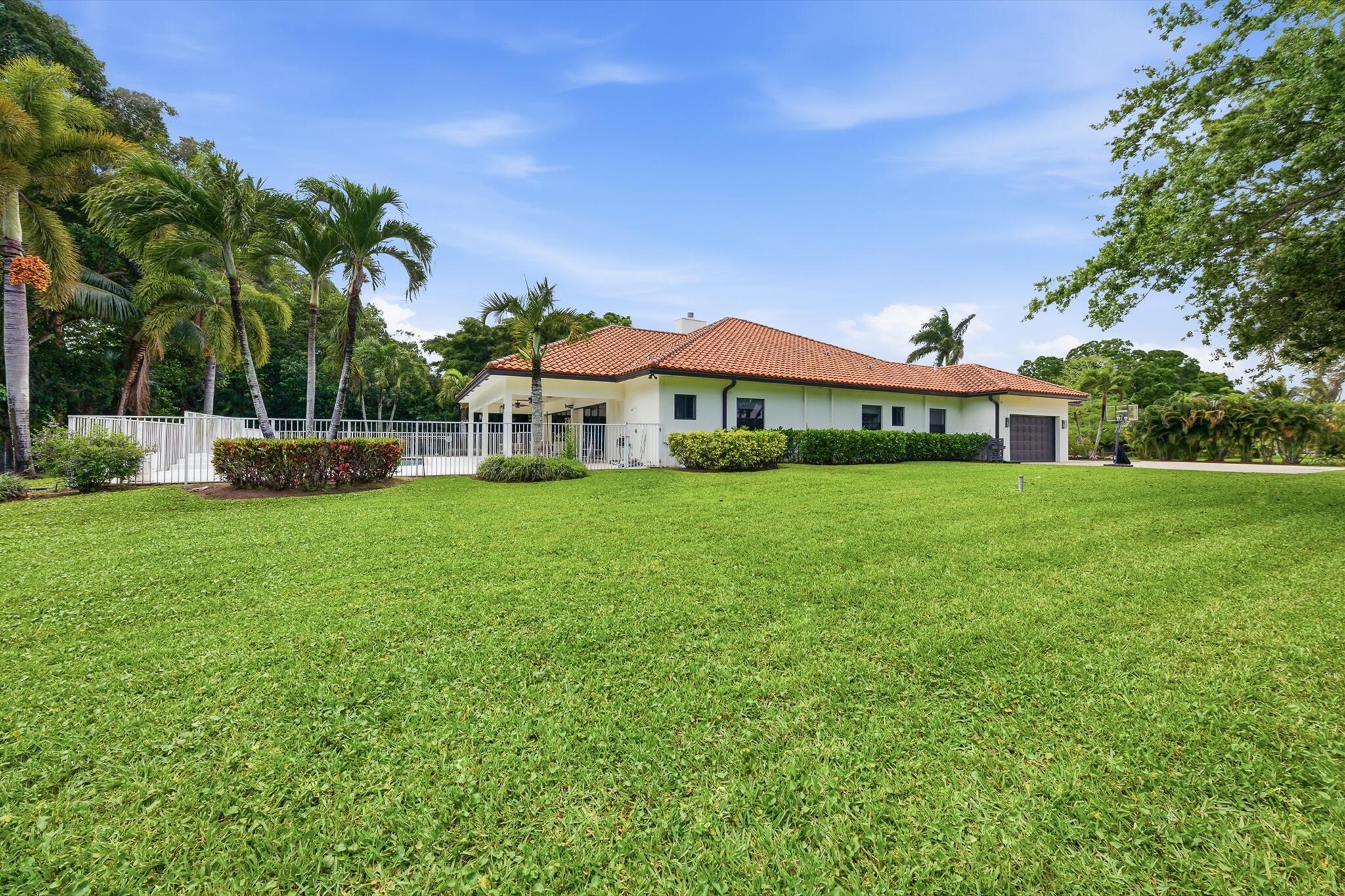 8717 ESTATE, West Palm Beach FL 33411