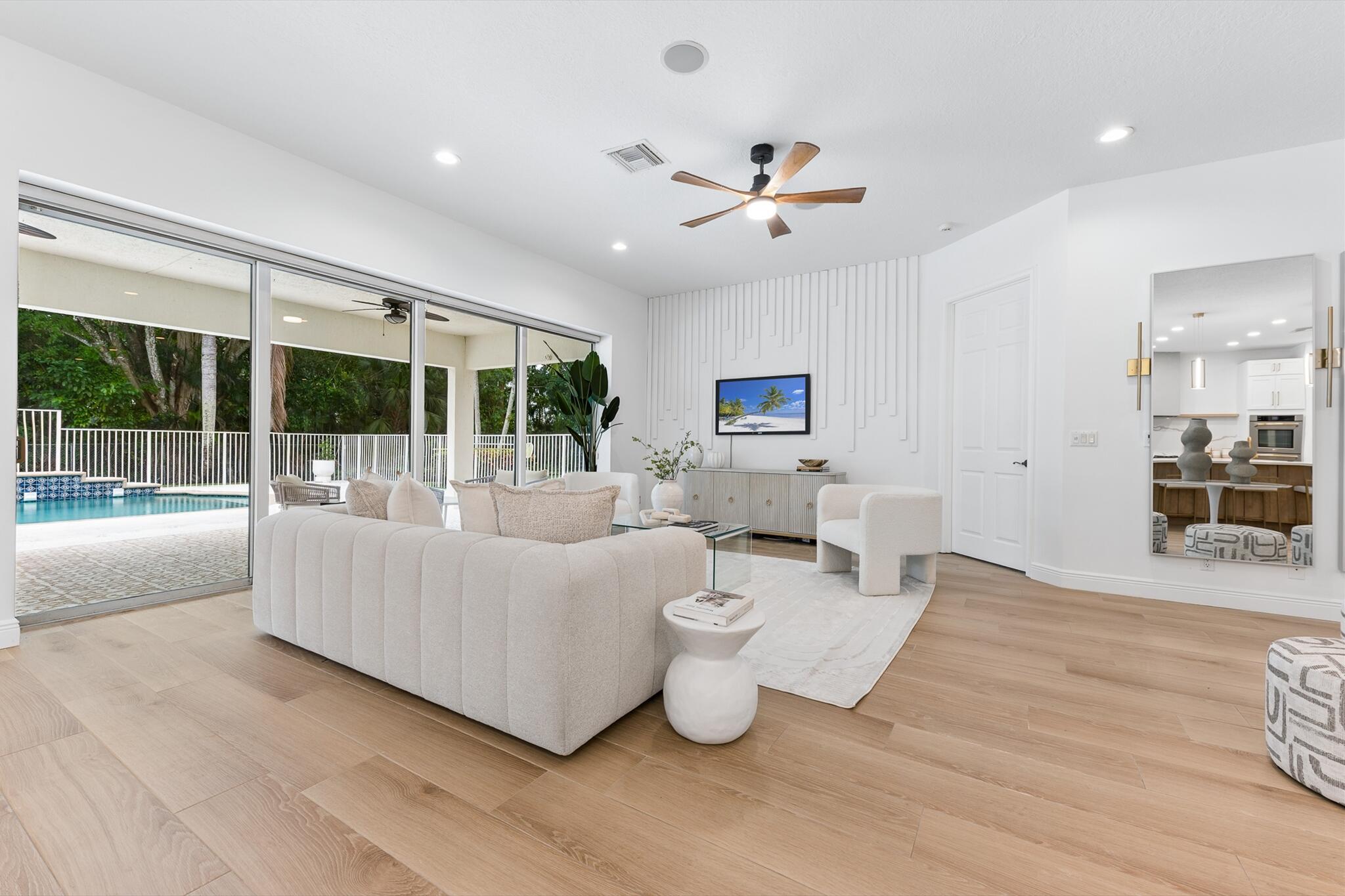 8717 ESTATE, West Palm Beach FL 33411