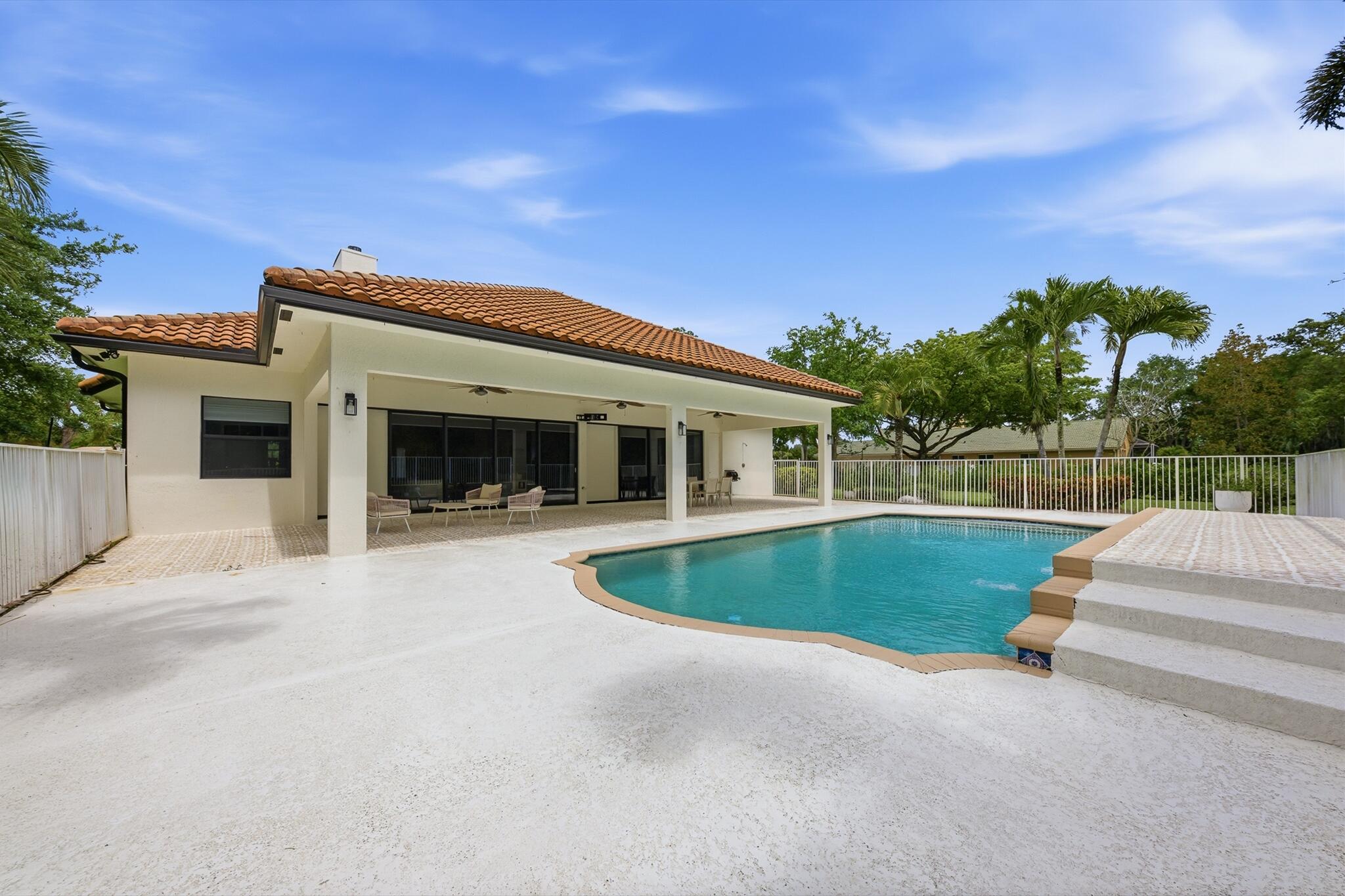 8717 ESTATE, West Palm Beach FL 33411