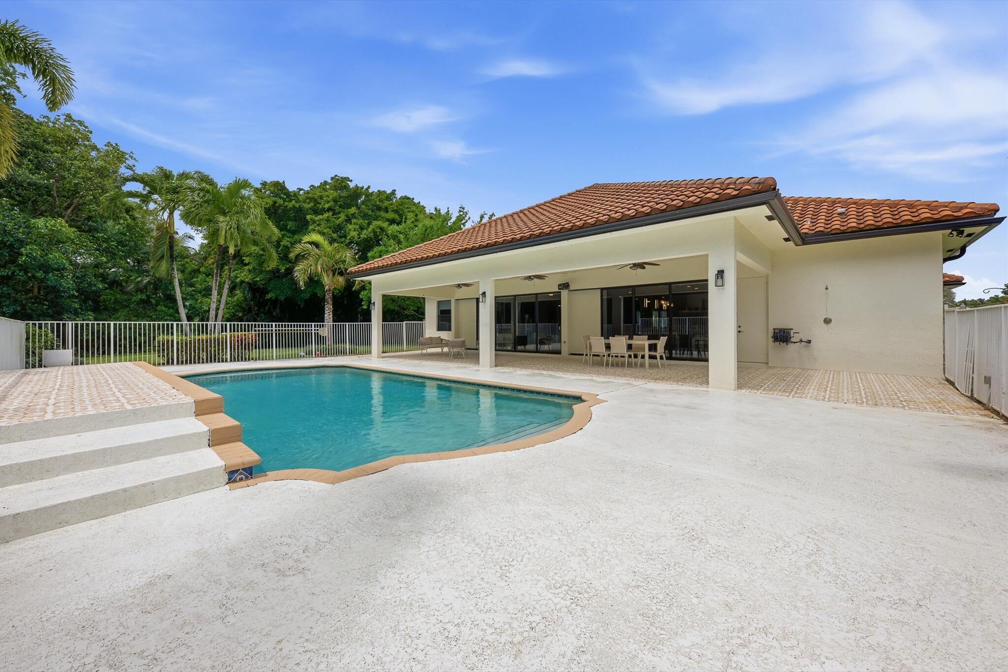 8717 ESTATE, West Palm Beach FL 33411
