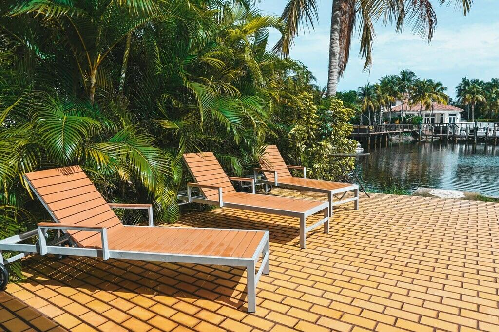 1104 WASHINGTON, Hollywood FL 33019