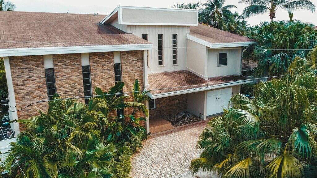 1104 WASHINGTON, Hollywood FL 33019
