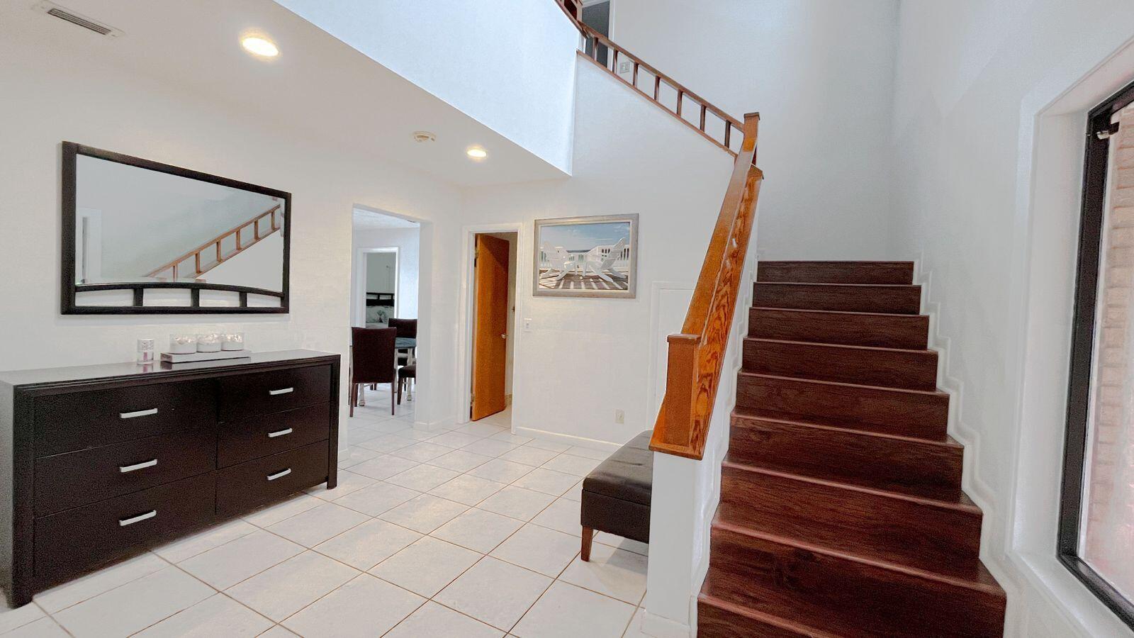 1104 WASHINGTON, Hollywood FL 33019