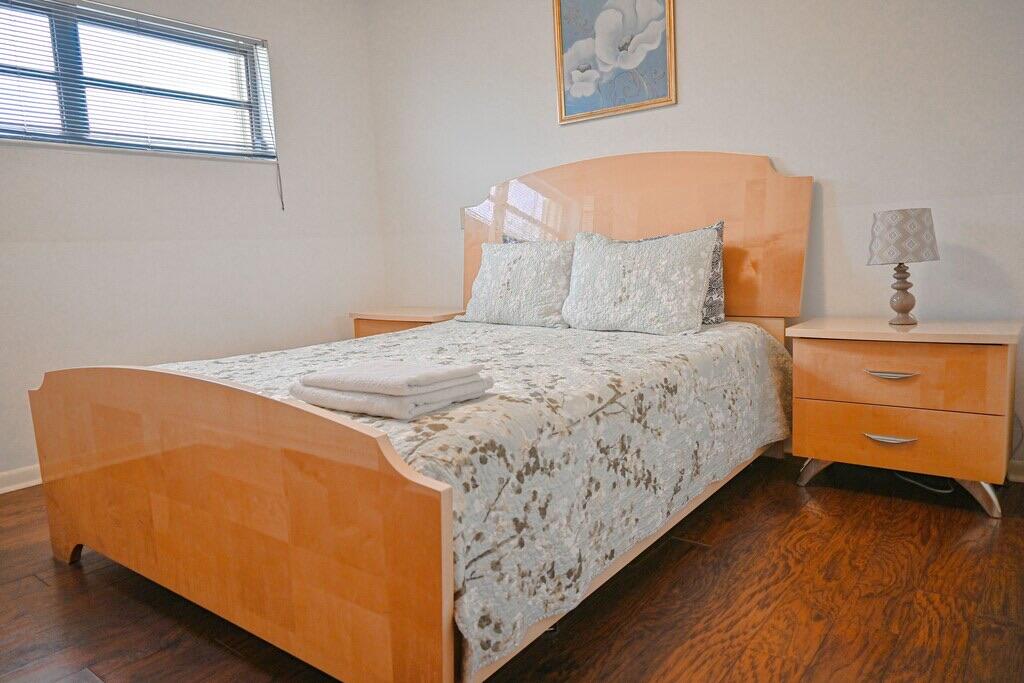 1104 WASHINGTON, Hollywood FL 33019