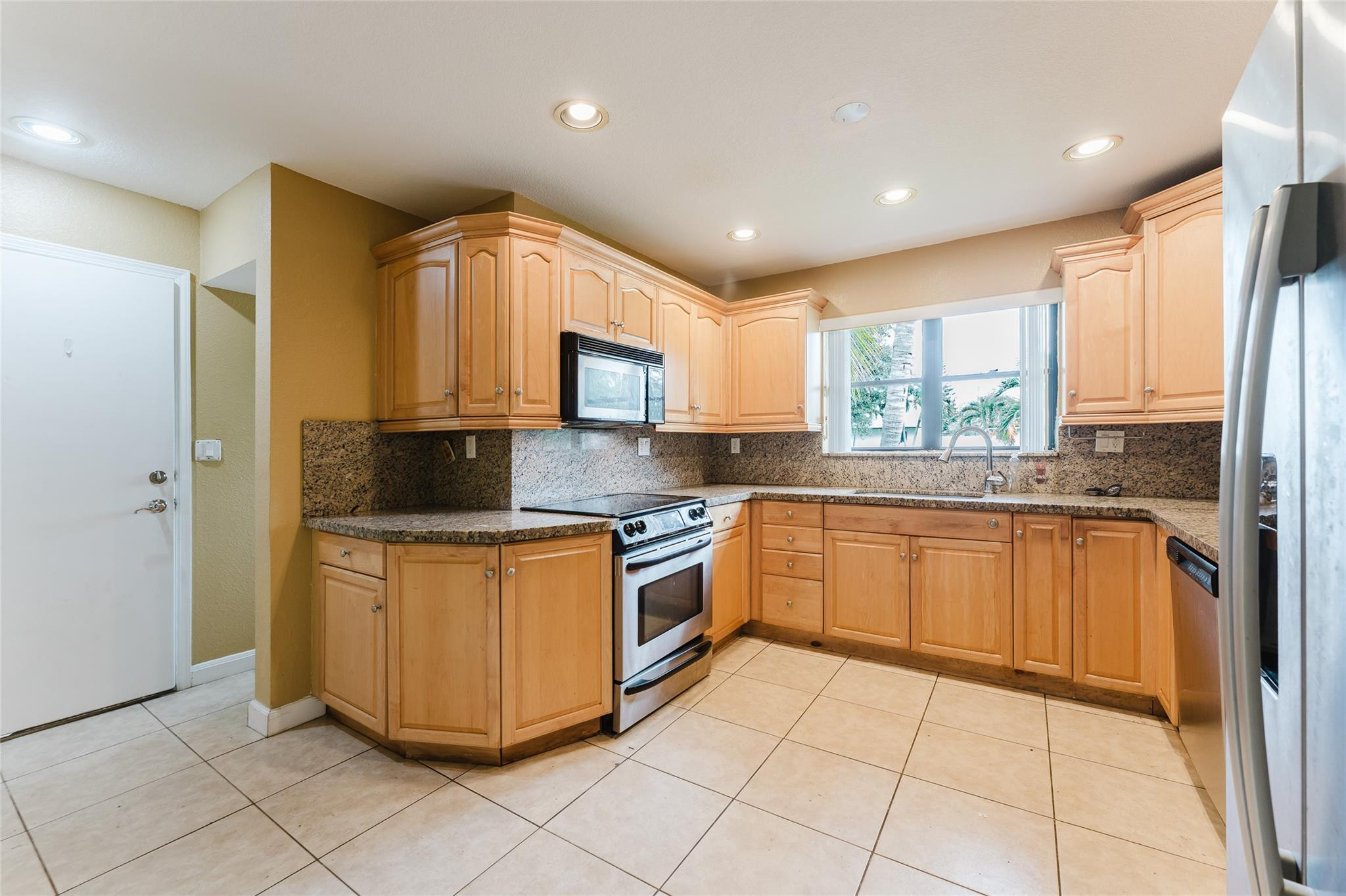 816 SE 13TH, Deerfield Beach FL 33441