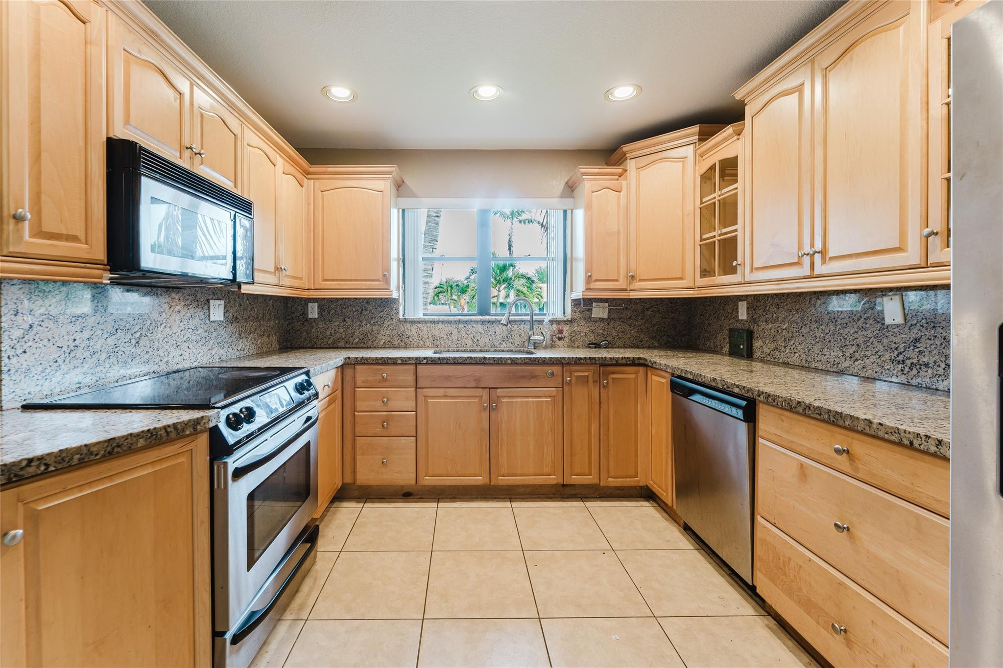 816 SE 13TH, Deerfield Beach FL 33441