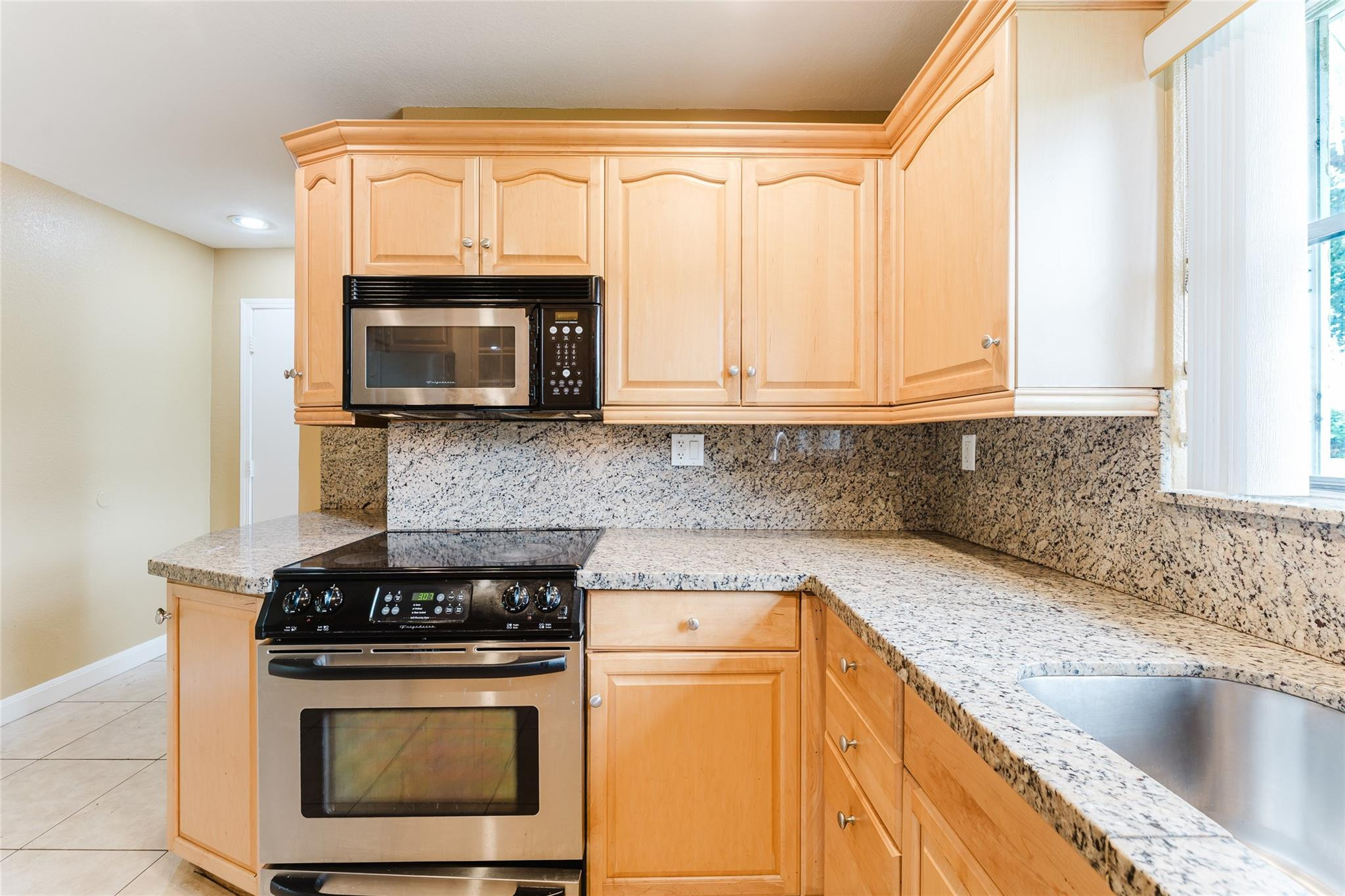 816 SE 13TH, Deerfield Beach FL 33441