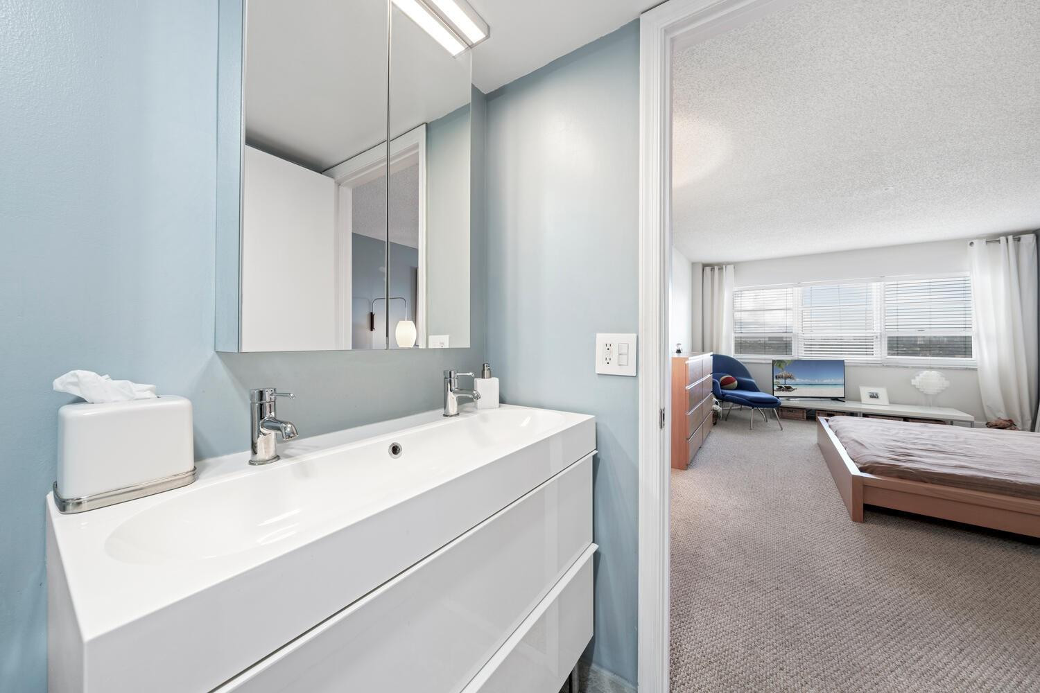 340 Sunset #806, Fort Lauderdale FL 33301