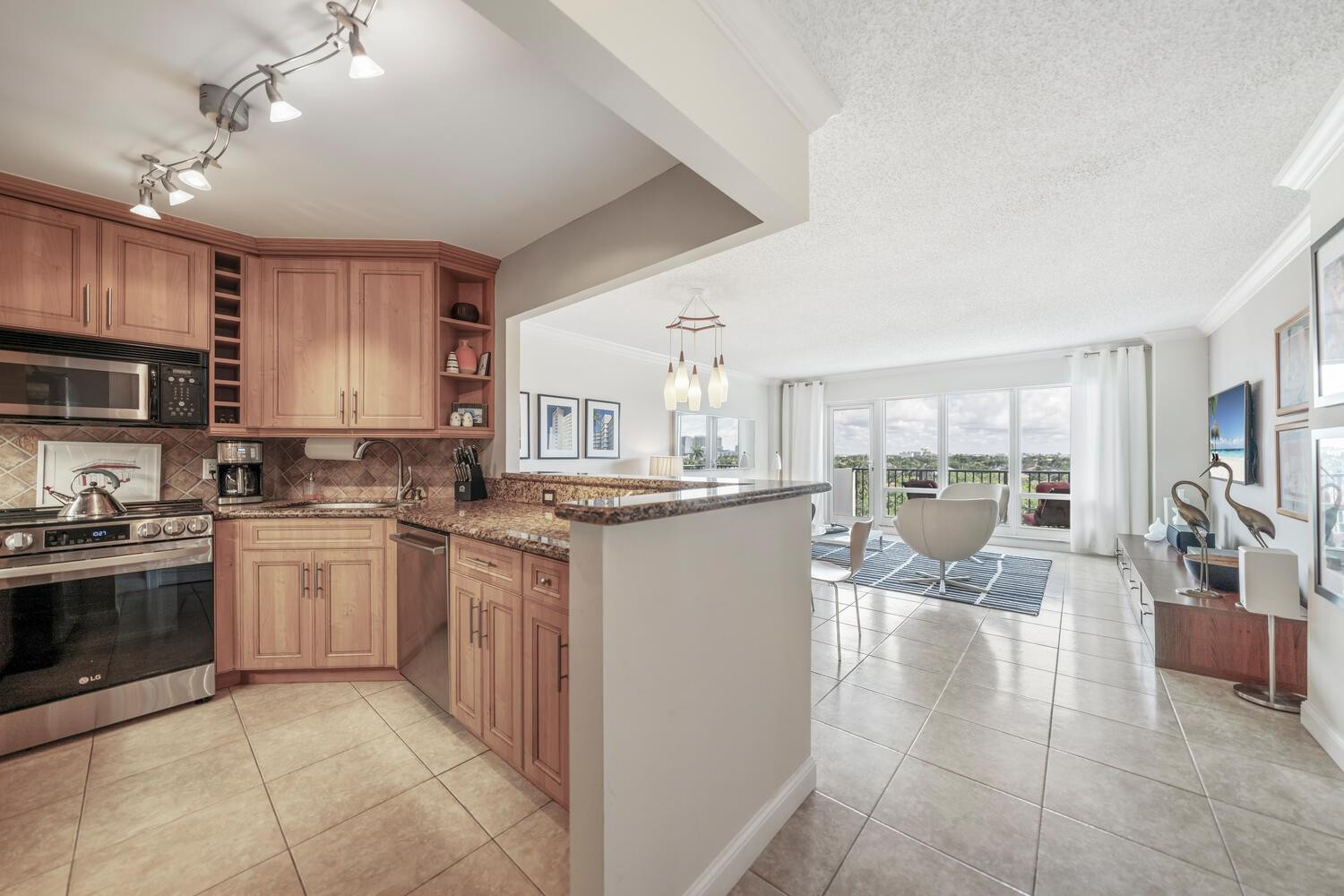 340 Sunset #806, Fort Lauderdale FL 33301