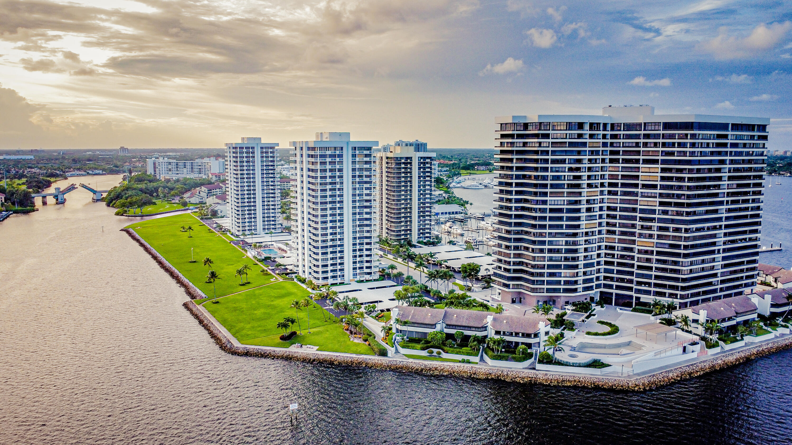 100 Lakeshore #1453, North Palm Beach FL 33408