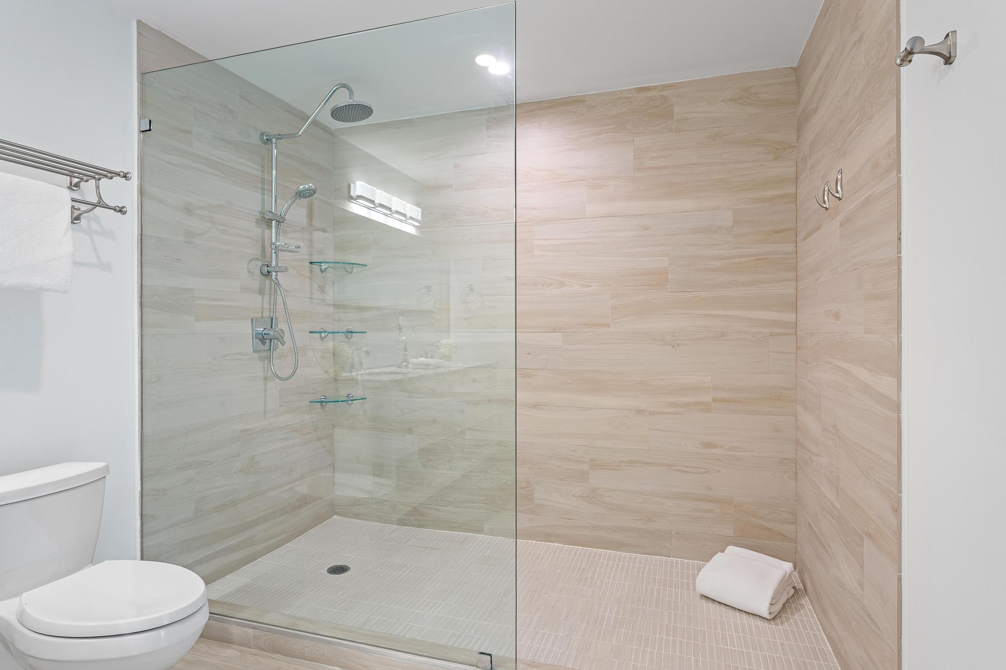 106 Inlet #105, Palm Beach Shores FL 33404