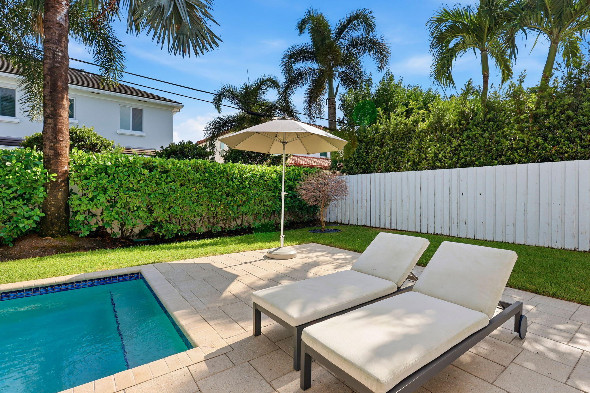 464 NE 8TH, Boca Raton FL 33432