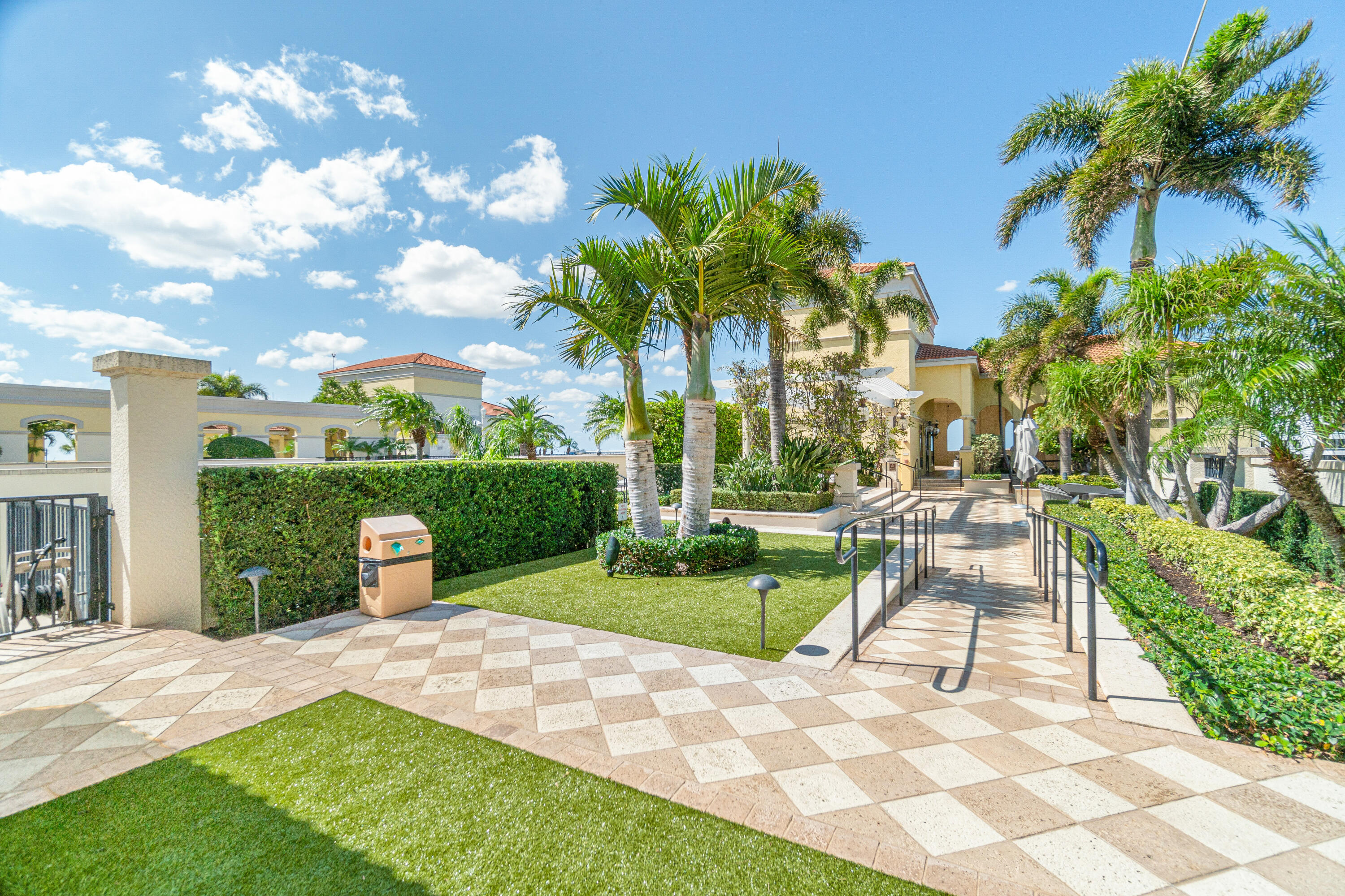 701 S OLIVE #1817, West Palm Beach FL 33401