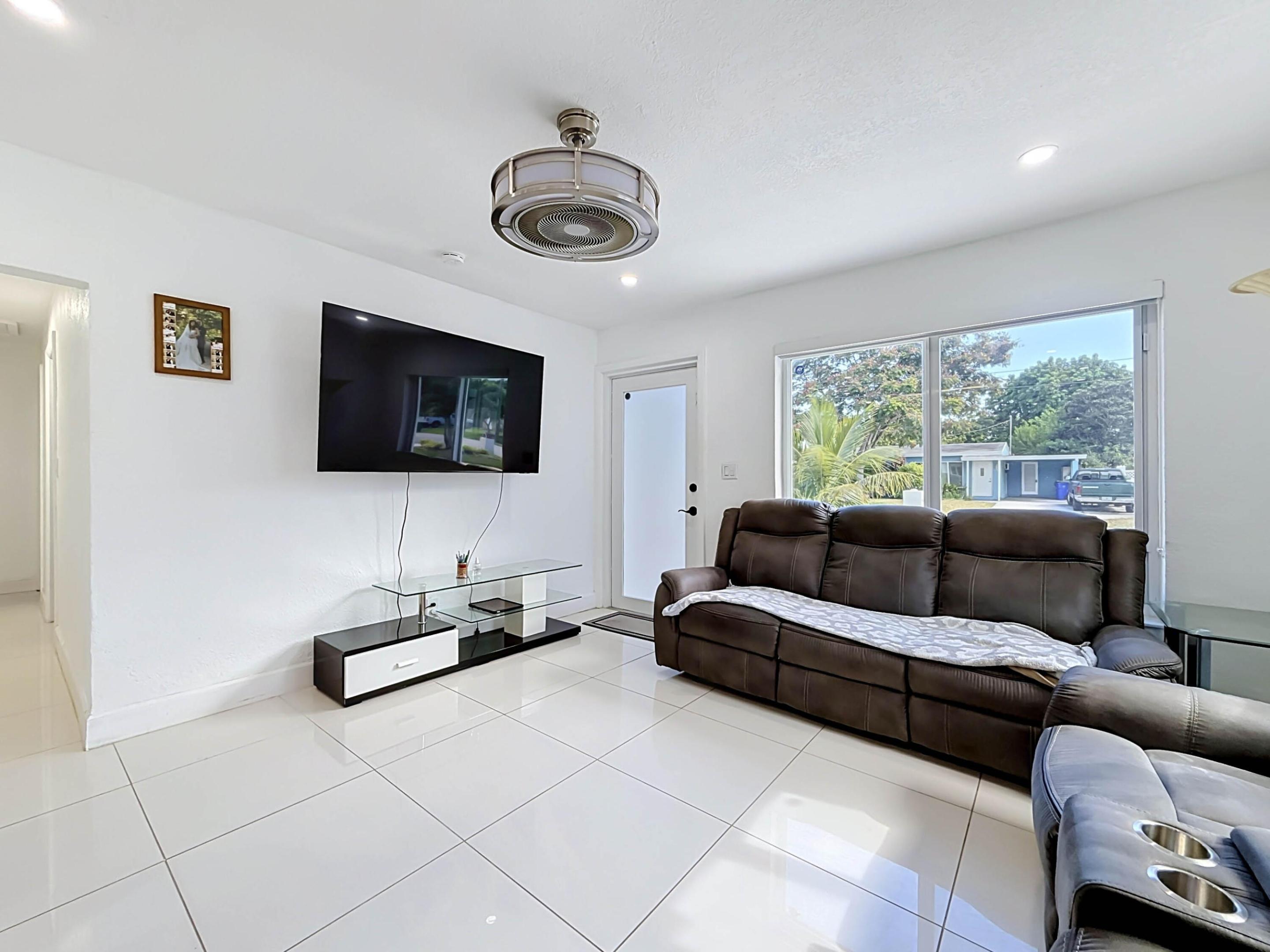 6135 NW 24TH, Margate FL 33063