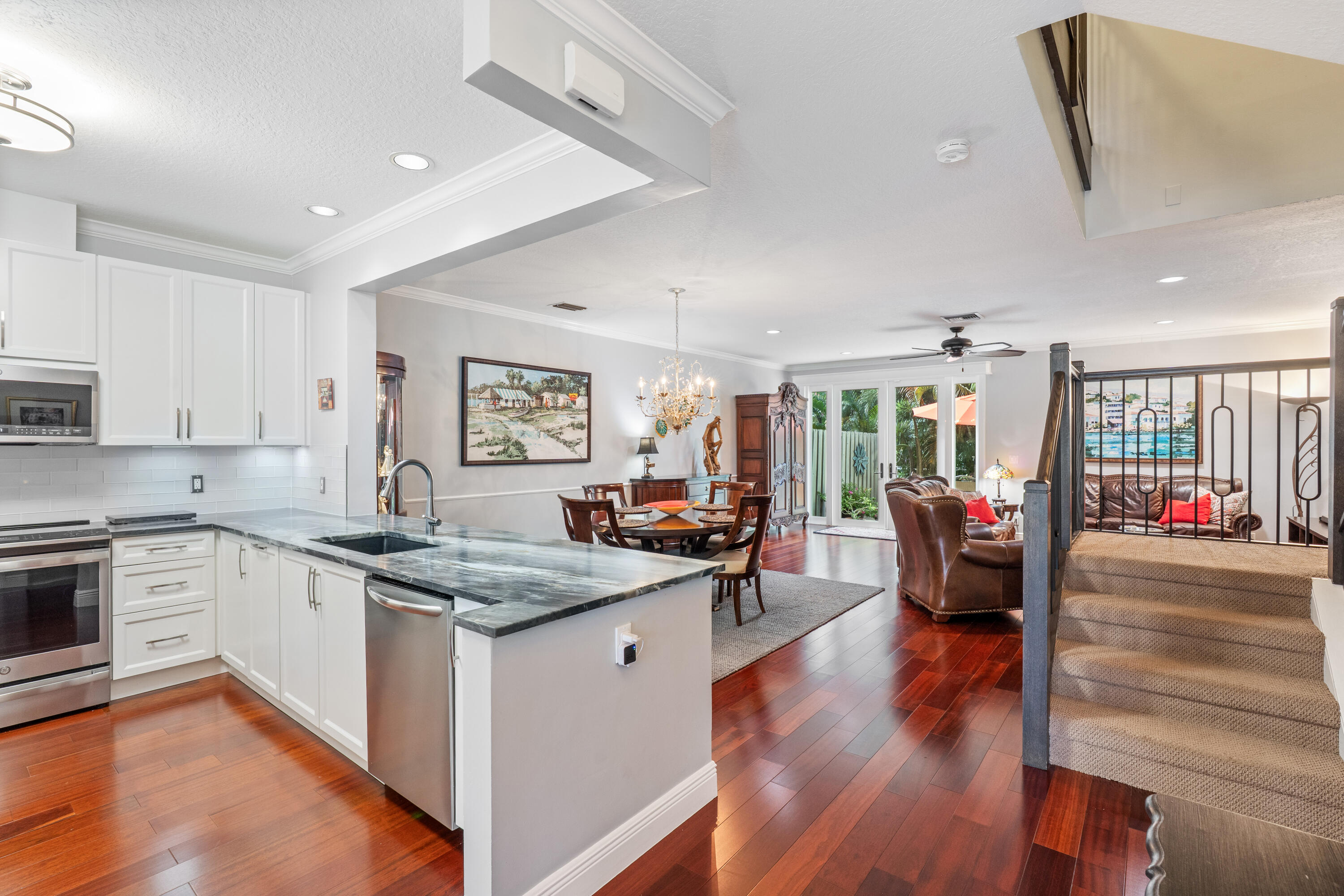 517 SW 7th, Fort Lauderdale FL 33315