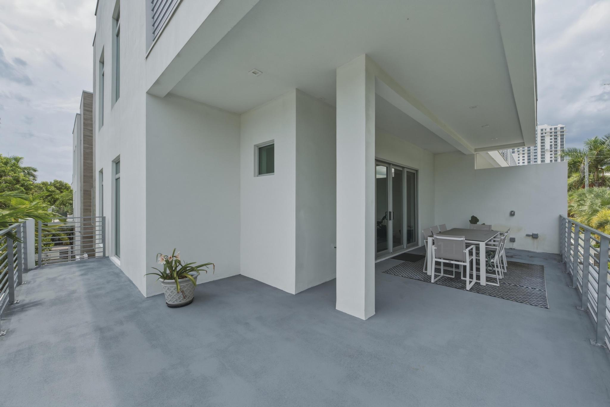 5 SE 11th, Fort Lauderdale FL 33301