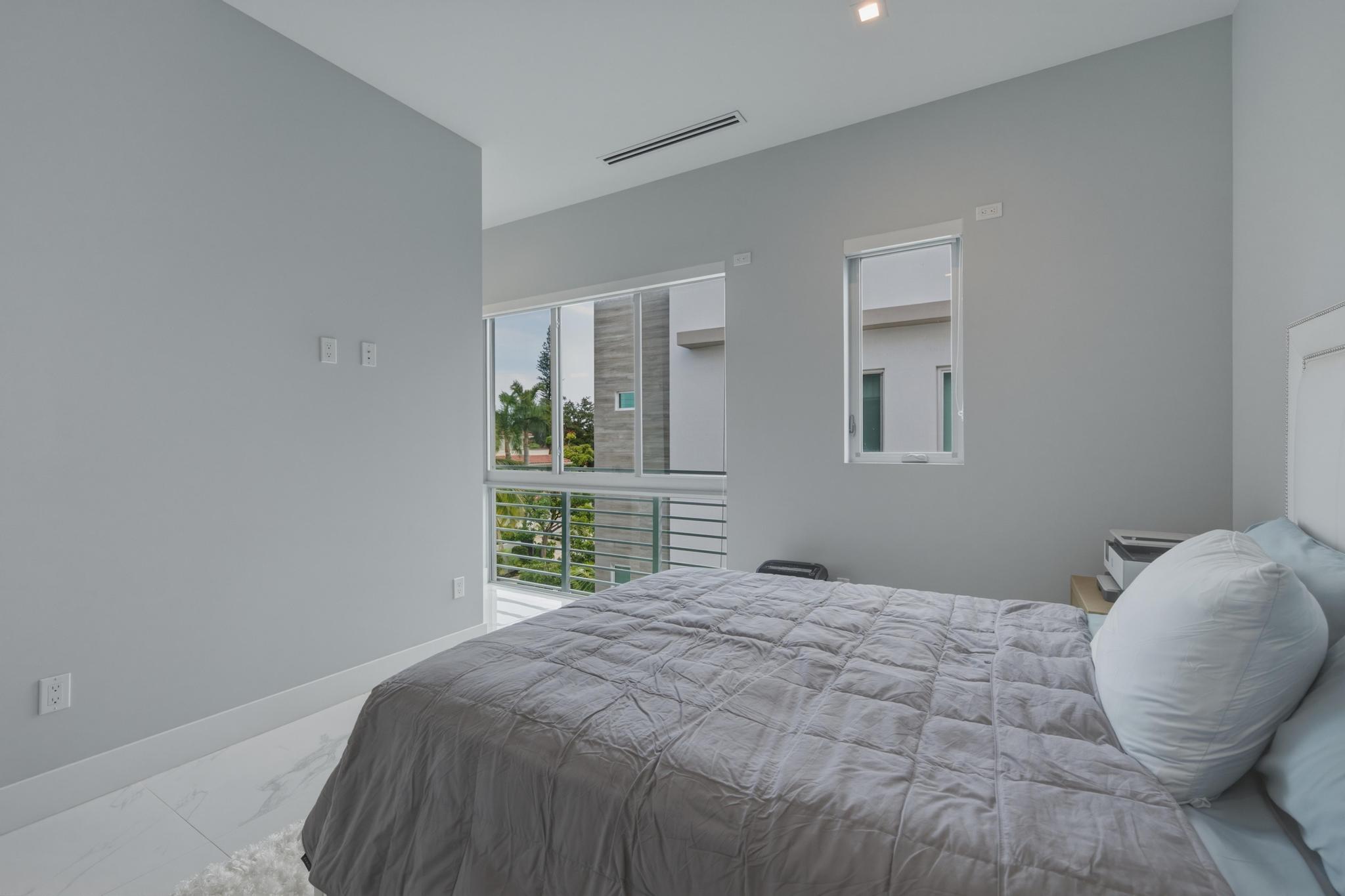 5 SE 11th, Fort Lauderdale FL 33301