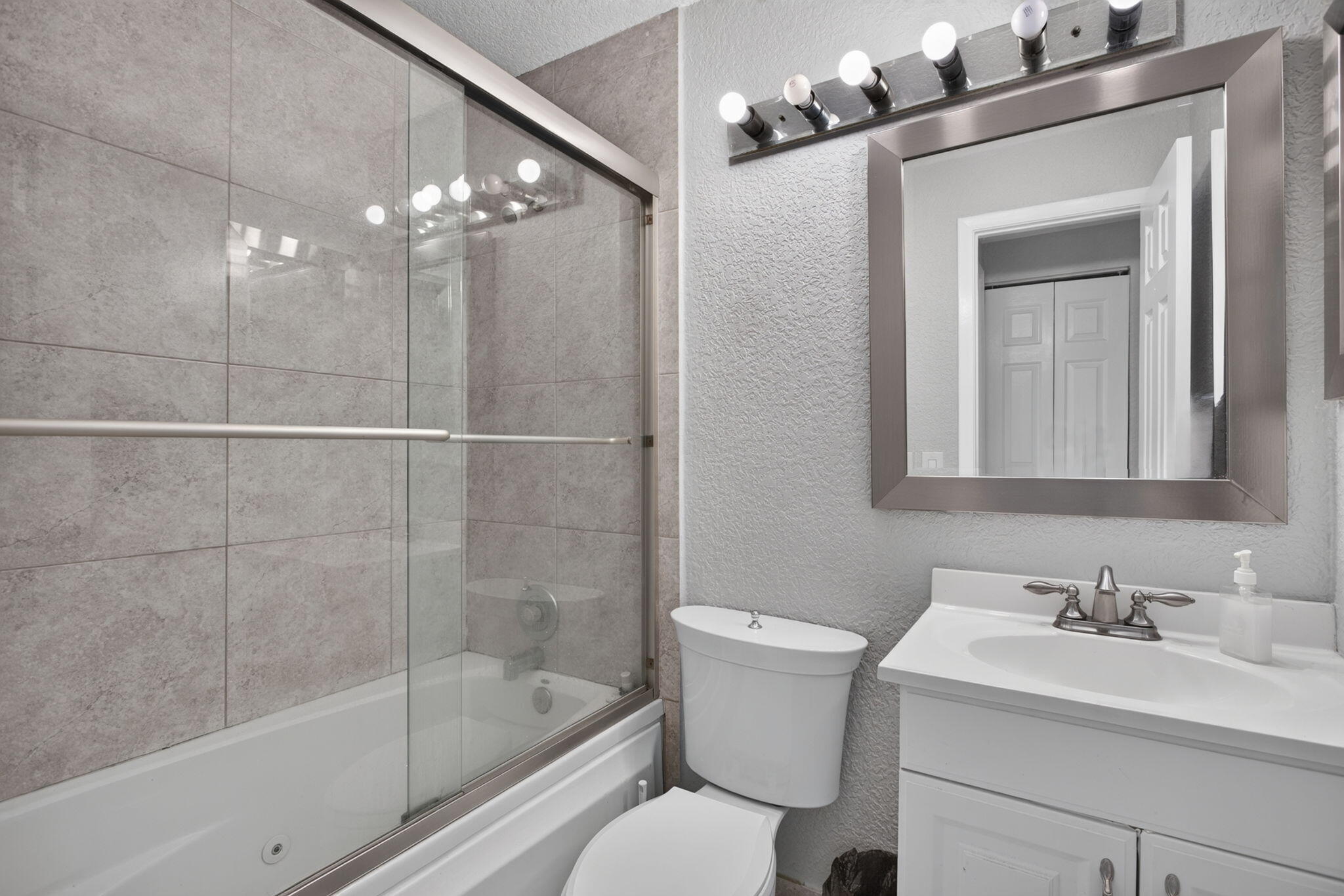 7516 NW 88th, Tamarac FL 33321