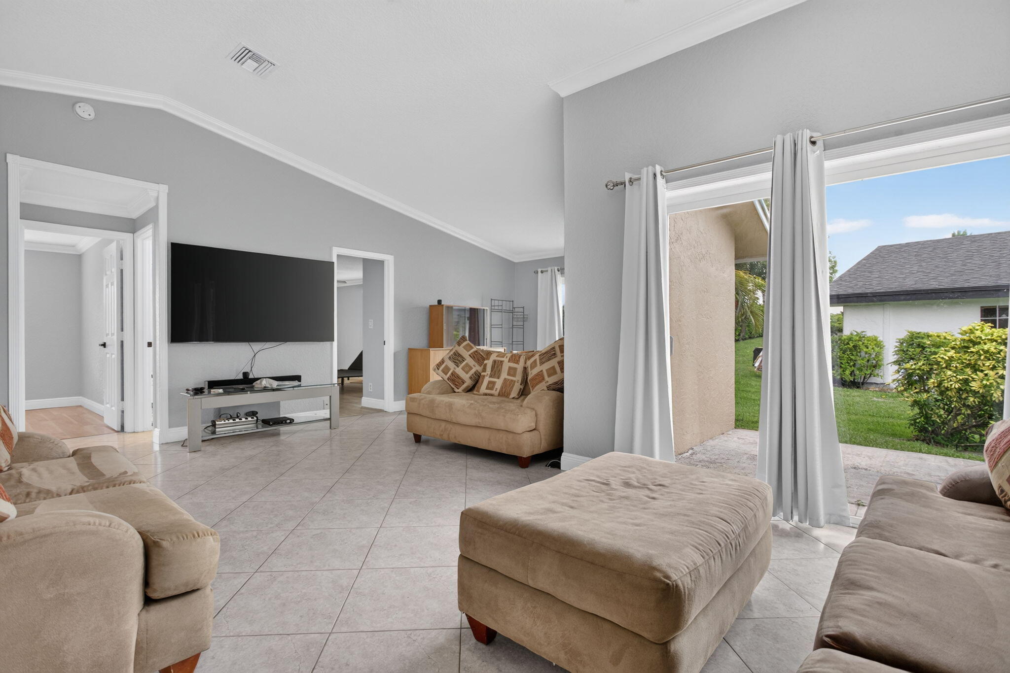 7516 NW 88th, Tamarac FL 33321
