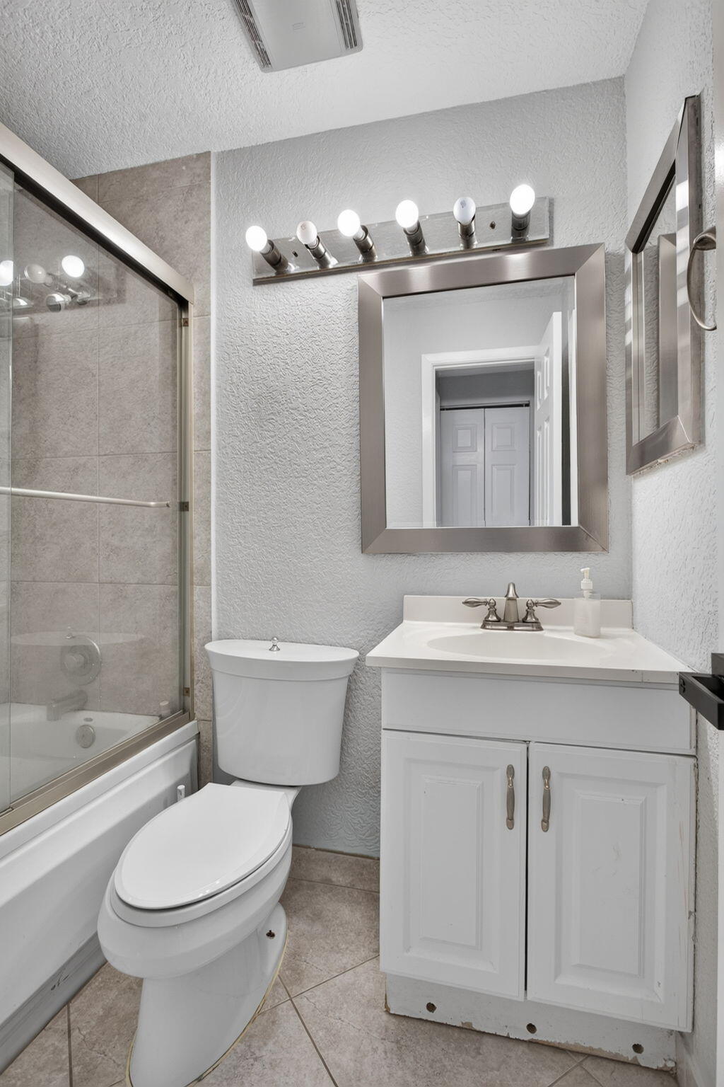 7516 NW 88th, Tamarac FL 33321