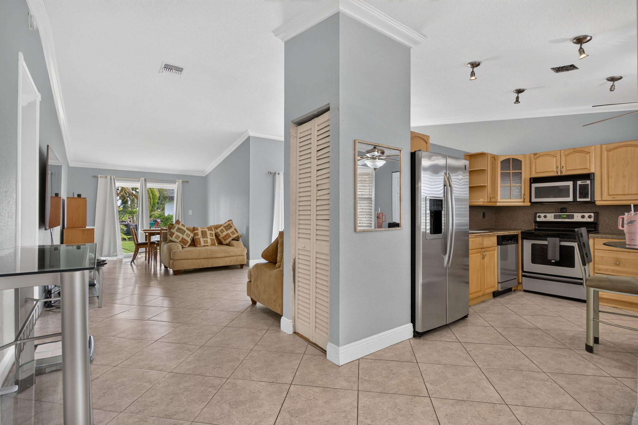 7516 NW 88th, Tamarac FL 33321