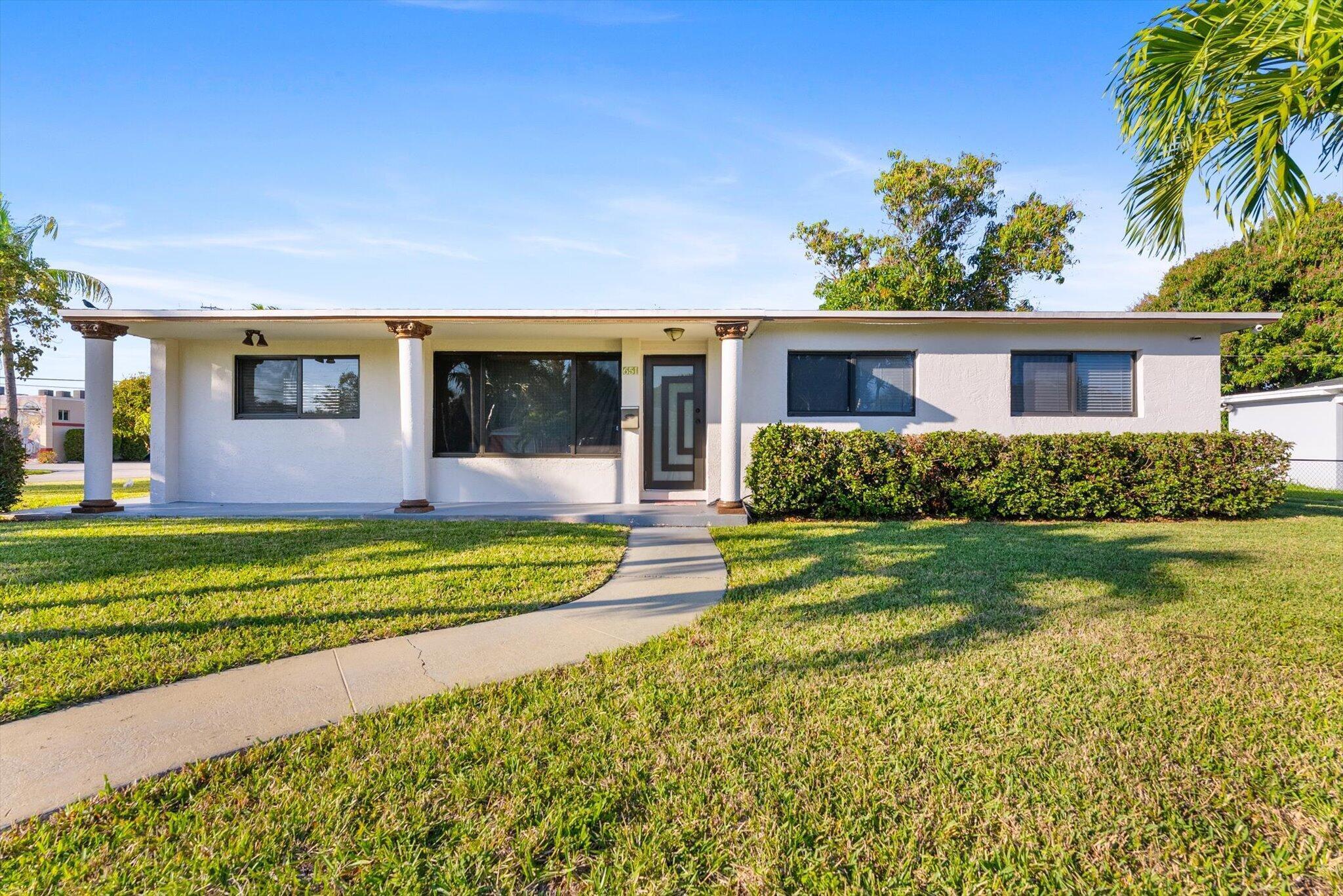 651 Foresteria, Lake Park FL 33403
