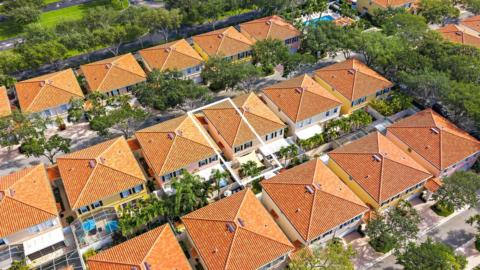 68 Live Oak, Tequesta FL 33469