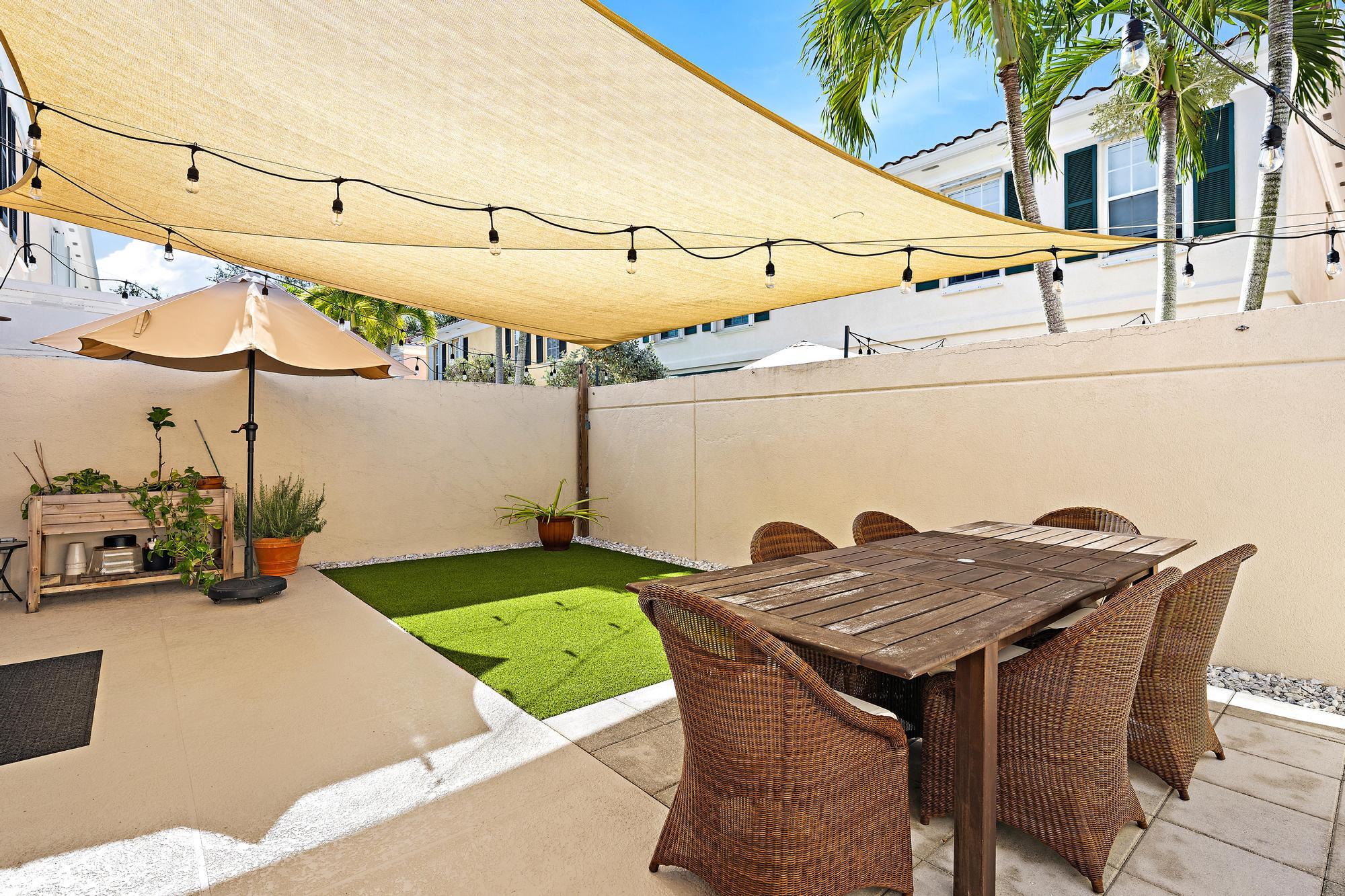 68 Live Oak, Tequesta FL 33469
