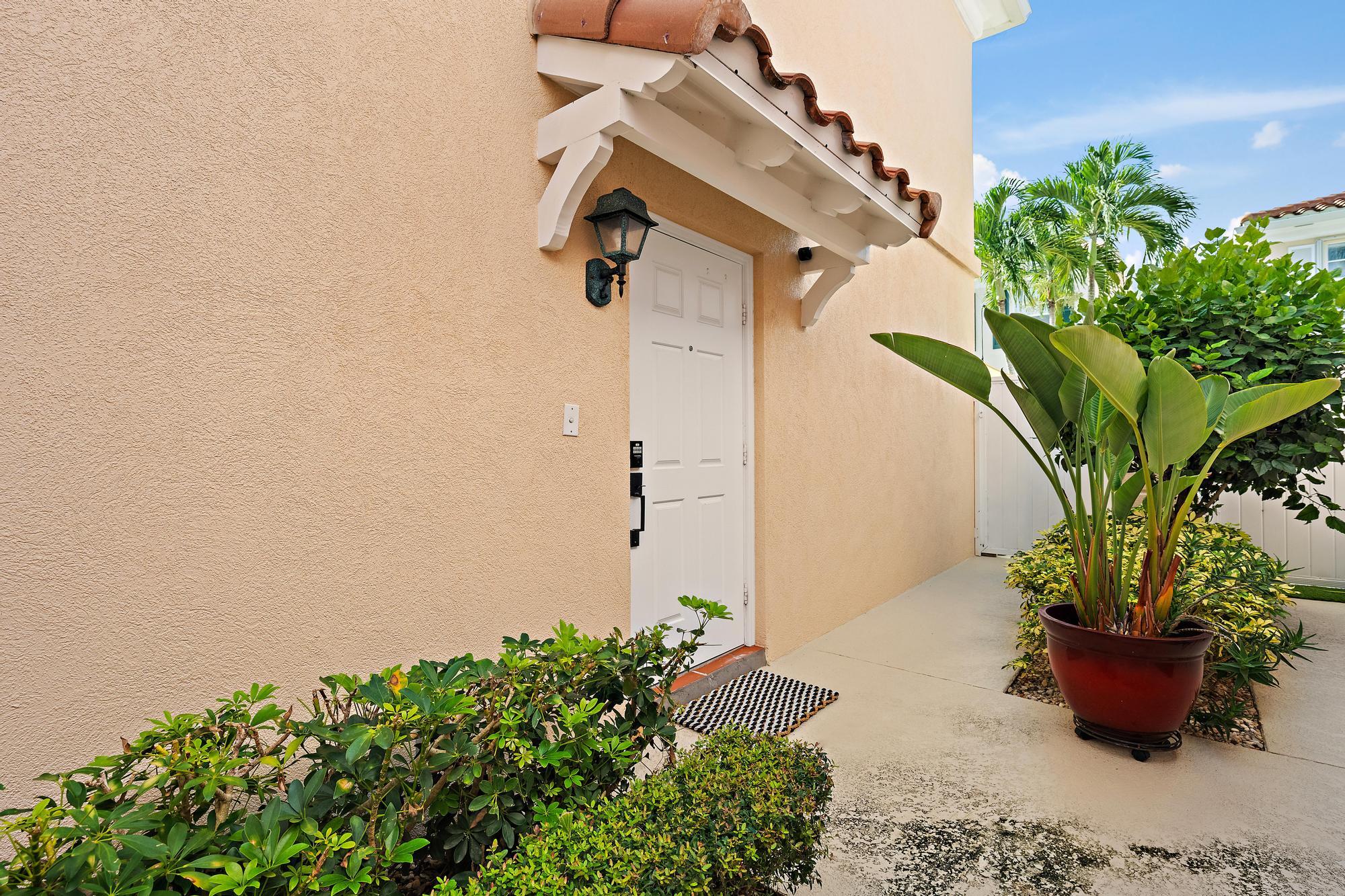 68 Live Oak, Tequesta FL 33469