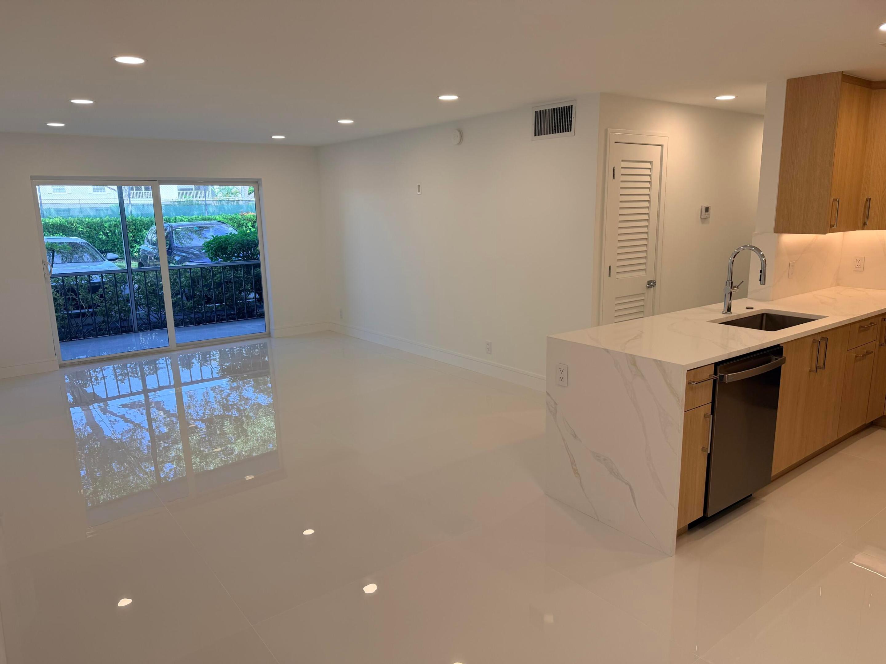 6439 BAY CLUB #1, Fort Lauderdale FL 33308