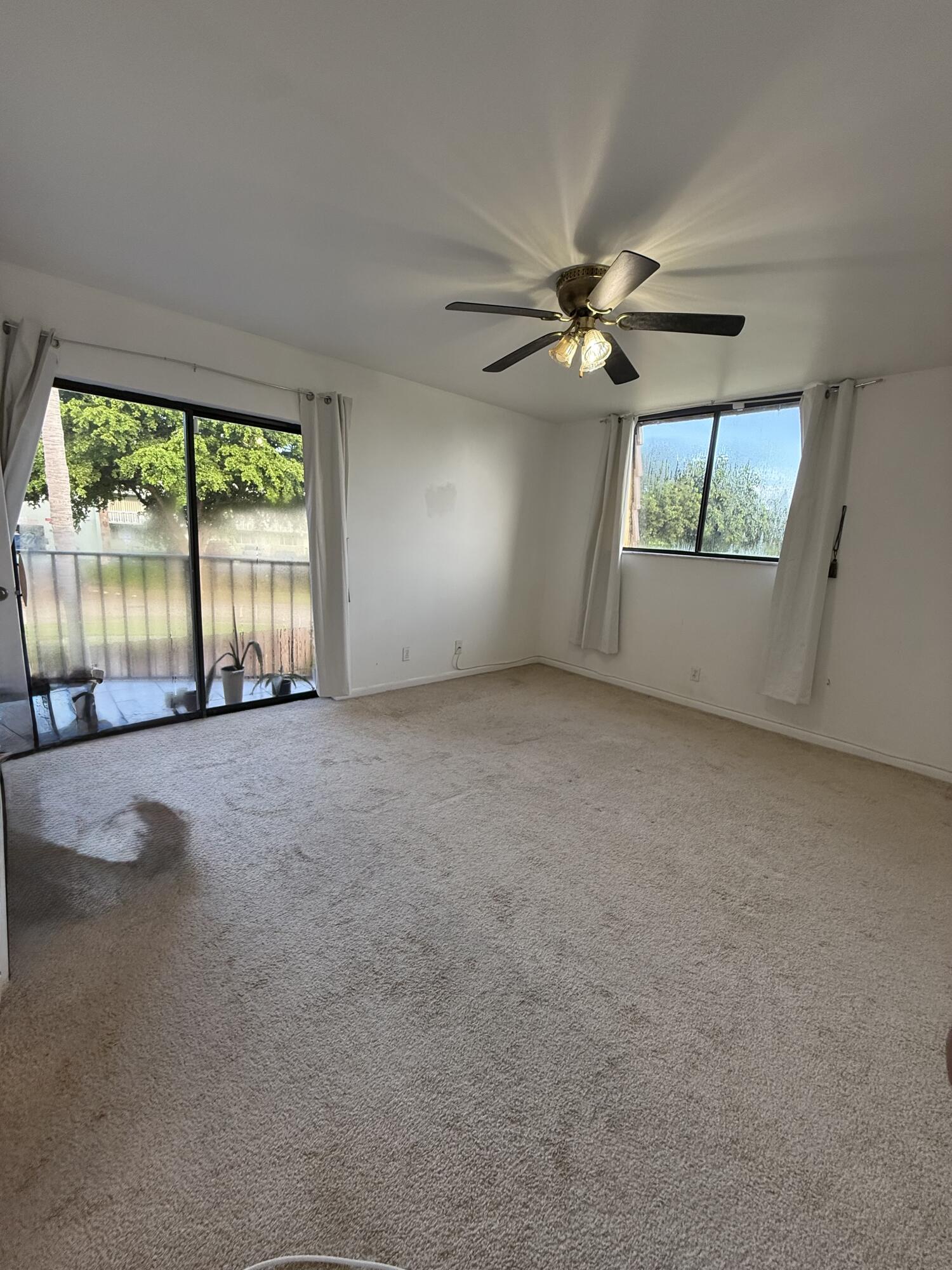 31 Springdale, Palm Springs FL 33461