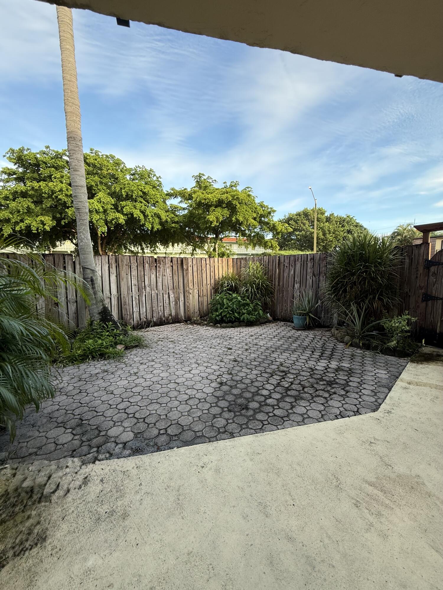 31 Springdale, Palm Springs FL 33461