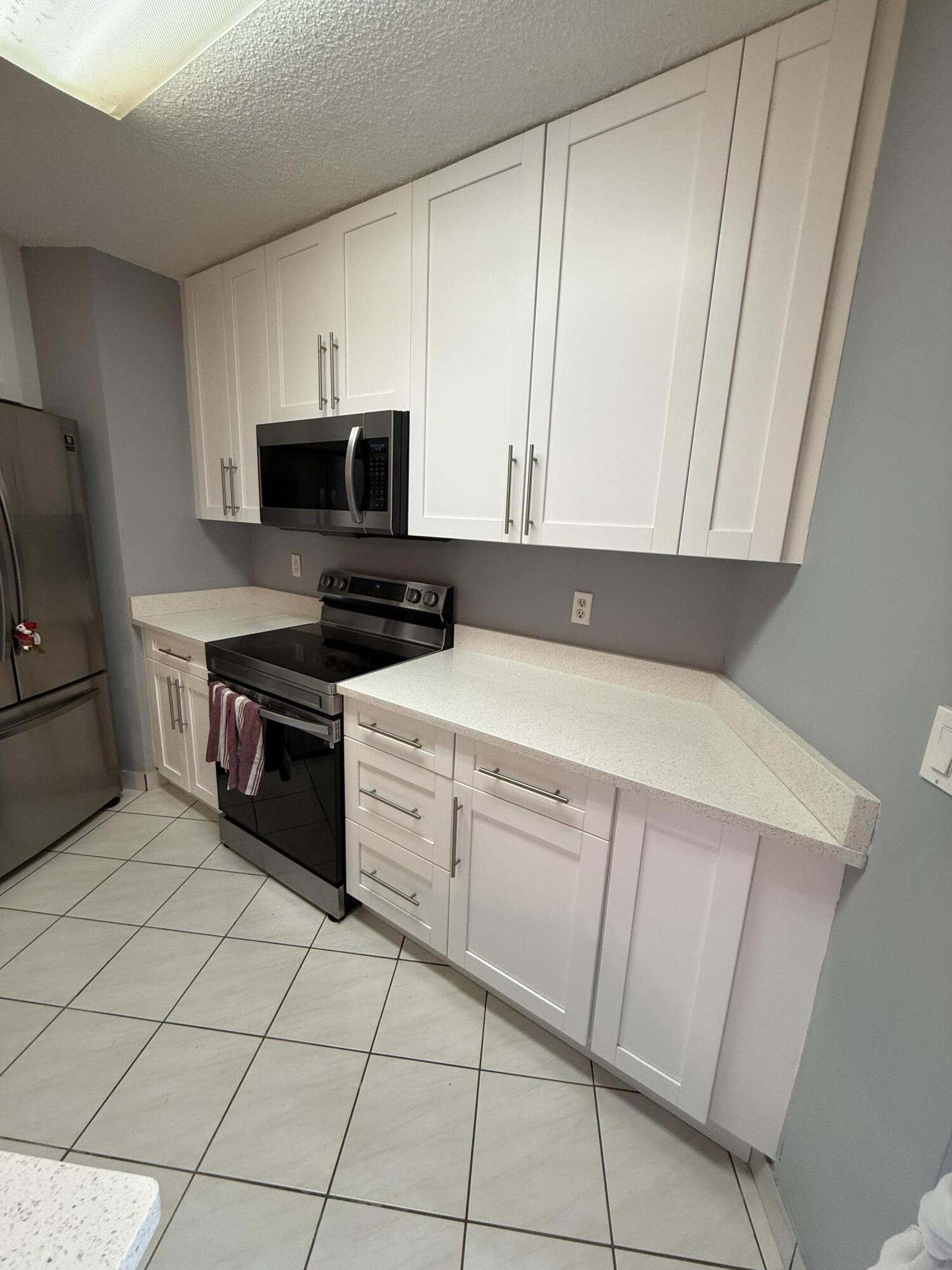 31 Springdale, Palm Springs FL 33461
