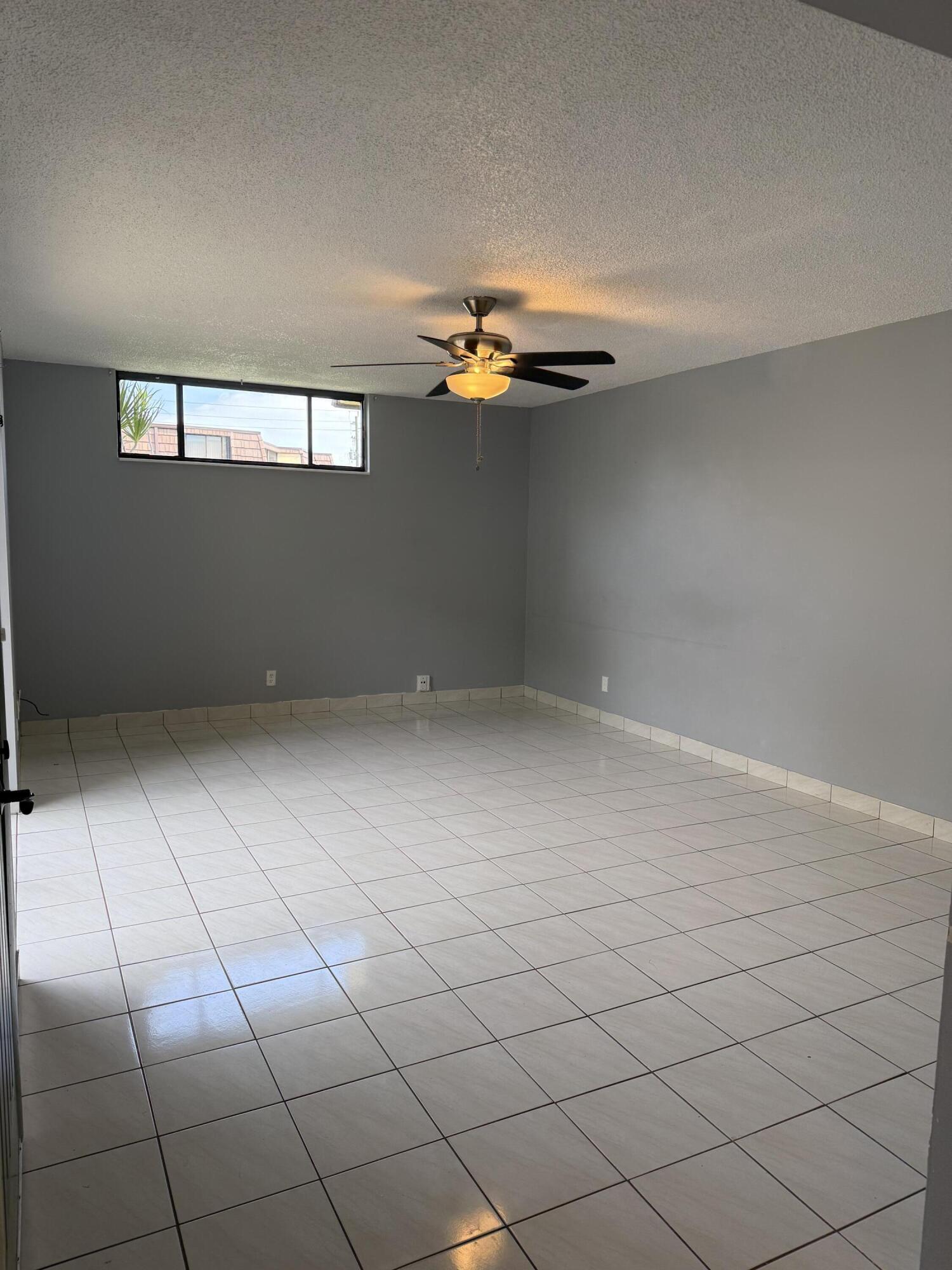 31 Springdale, Palm Springs FL 33461