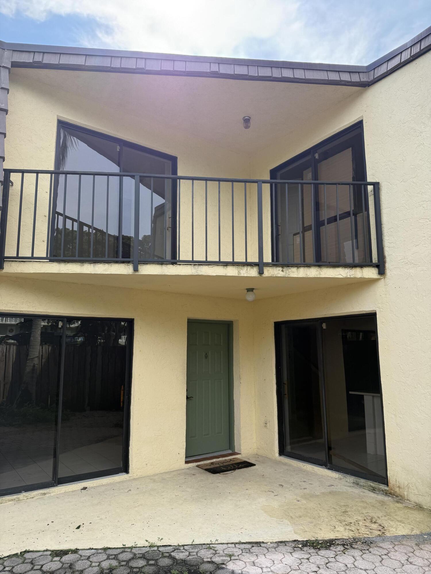 31 Springdale, Palm Springs FL 33461