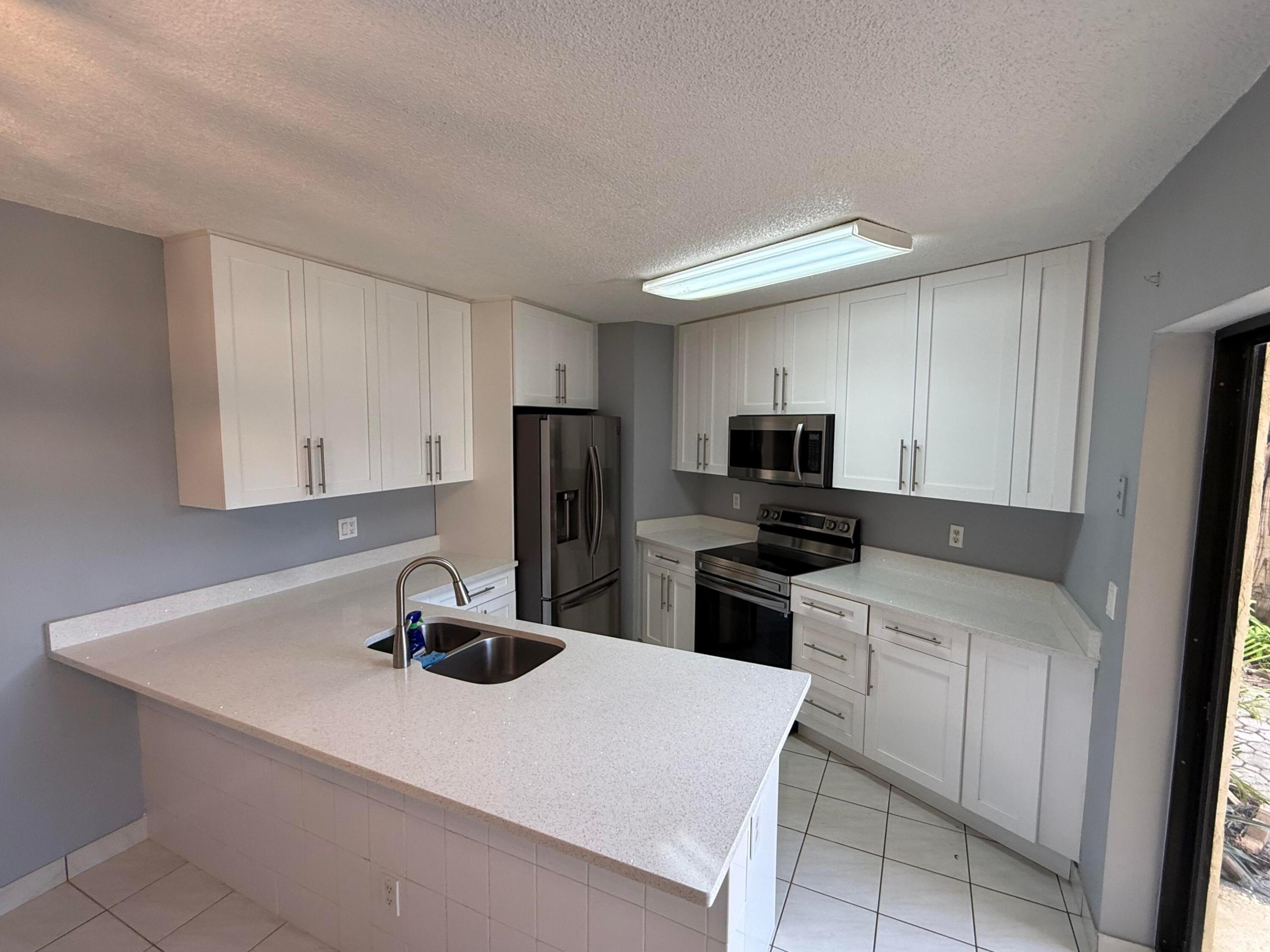 31 Springdale, Palm Springs FL 33461