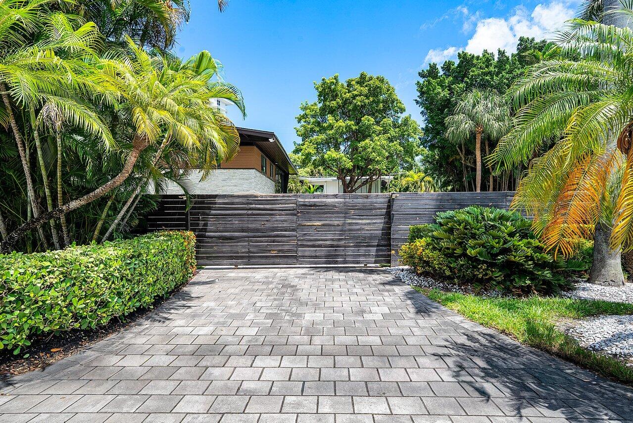 2601 NE 8TH, Fort Lauderdale FL 33304