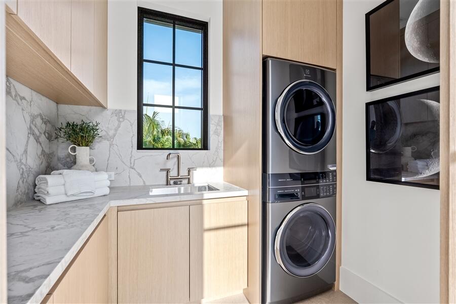 1117 BEACH, Delray Beach FL 33483