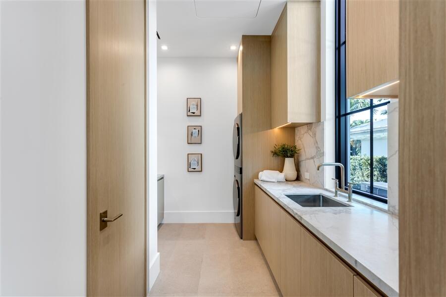 1117 BEACH, Delray Beach FL 33483