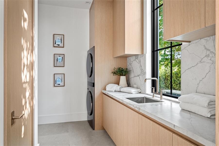 1117 BEACH, Delray Beach FL 33483