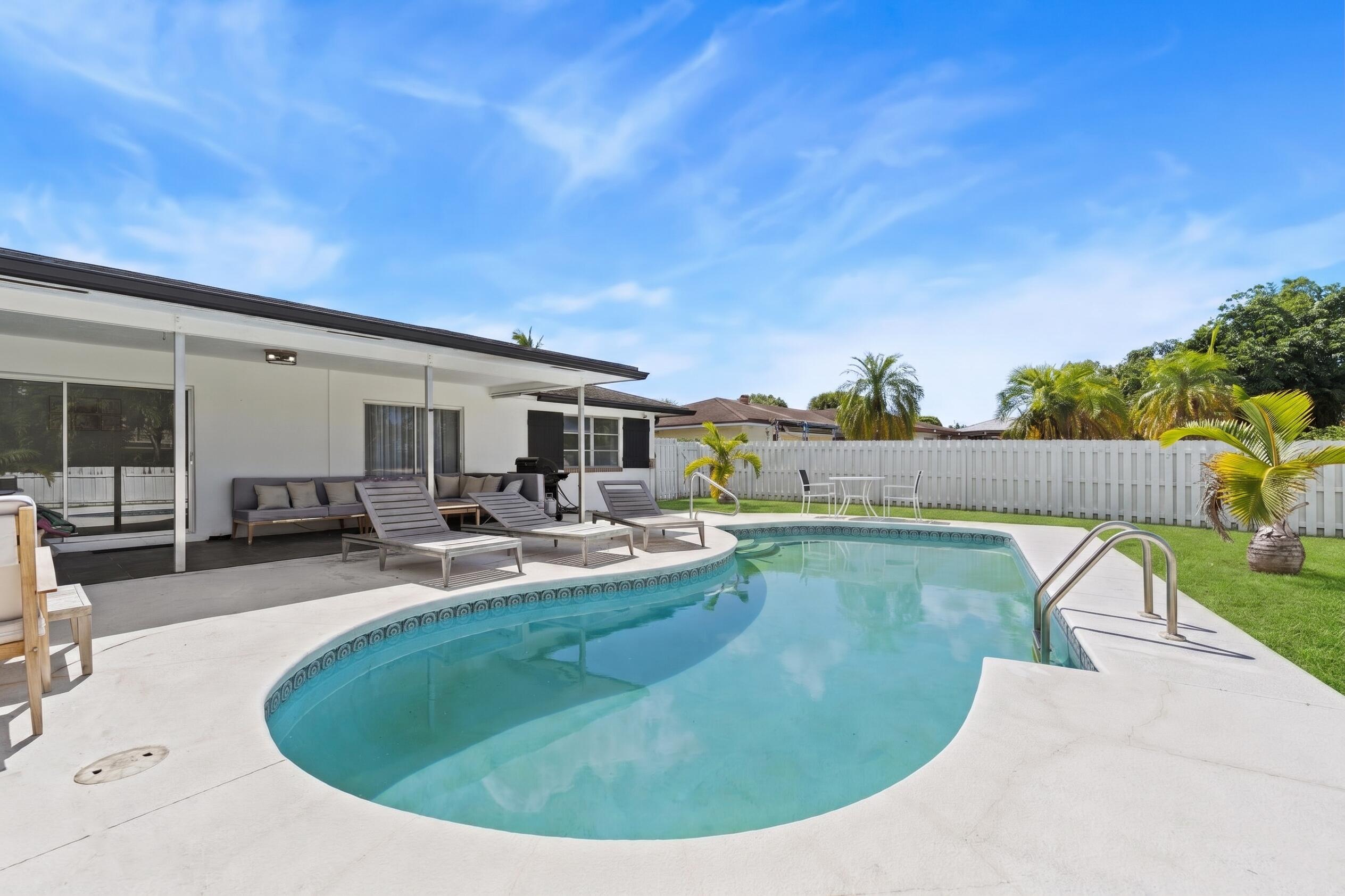 245 Sandpiper, Royal Palm Beach FL 33411